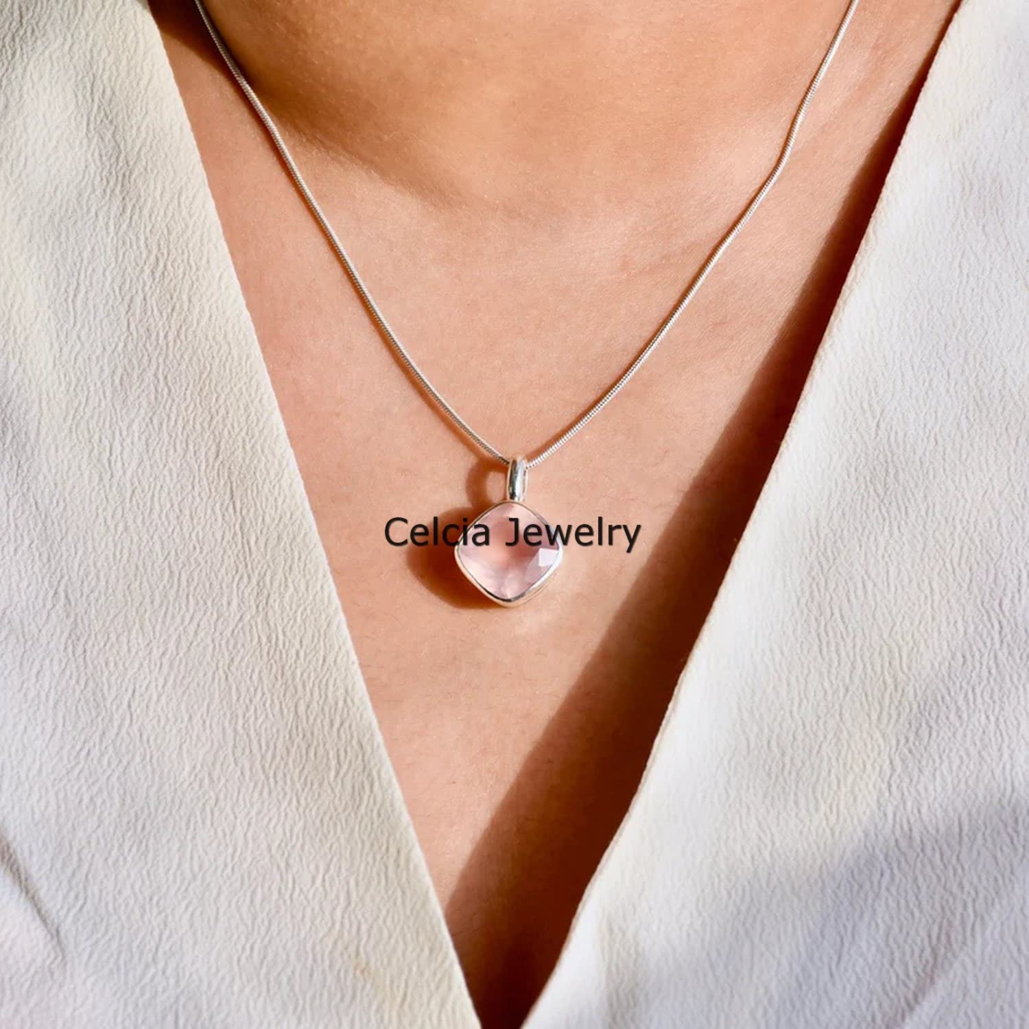 Sólido collar de plata de ley 925 para mujer, collar de piedra natal de octubre hecho a mano único con piedra preciosa rosa facetada de cuarzo rosa genuino