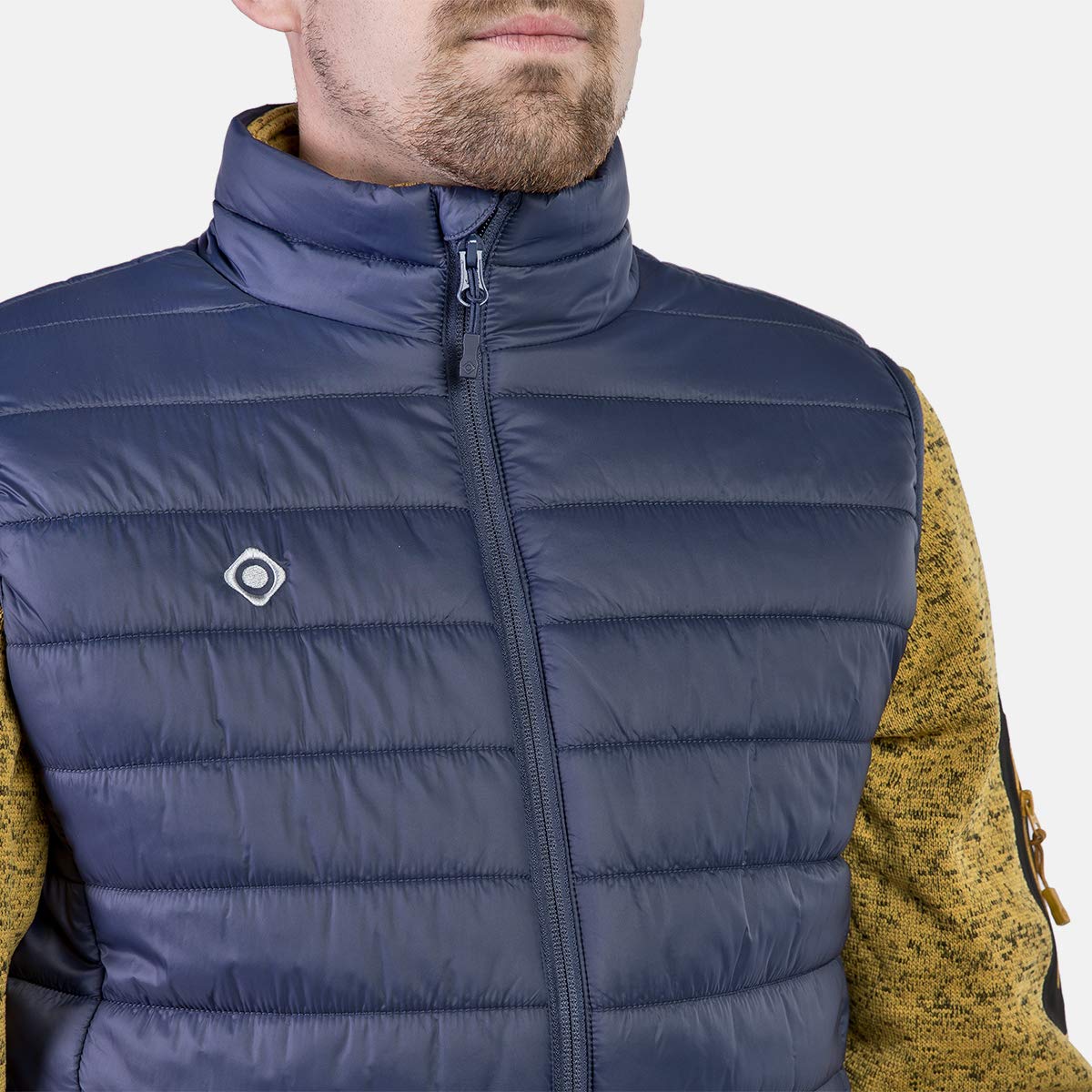 Izas TYREE M Chaleco Mount-Loft Ultraligero para Hombre. Resistente al Viento y Agua. Transpirable y Térmico. Con Capucha y Bolsillos Ventrales. Plegable en Bolsillo
