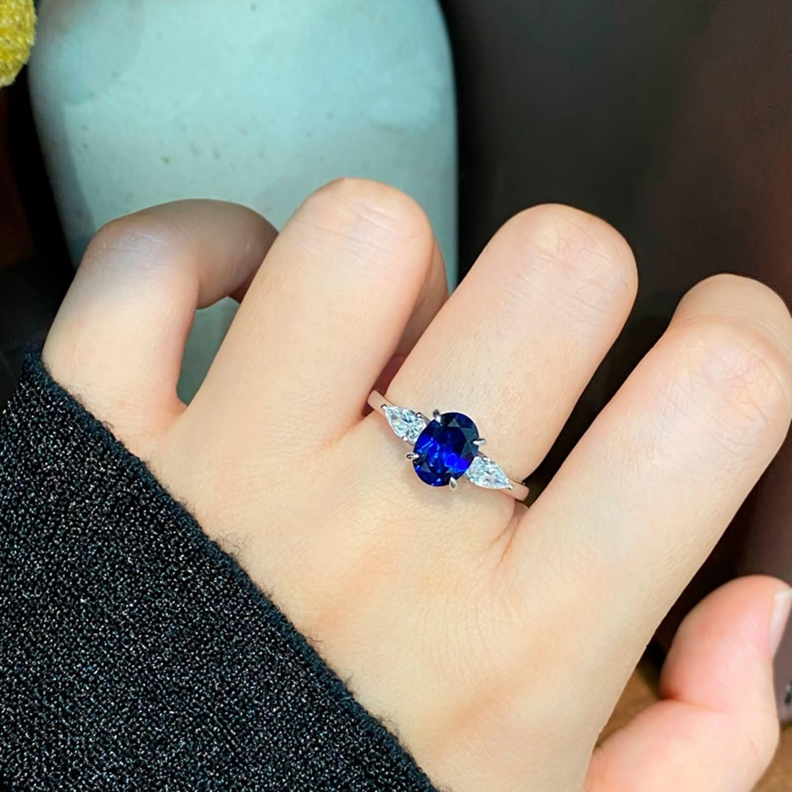 Anillo Mujer Alianza Oro Blanco 9 Kilates / 14 Kilates / 18 Kilates, 4 Garras Oval y Gota de Agua con Zafiro de 1,9 ct y Moissanita, Anillos de Matrimonio Plata Azul Mujer
