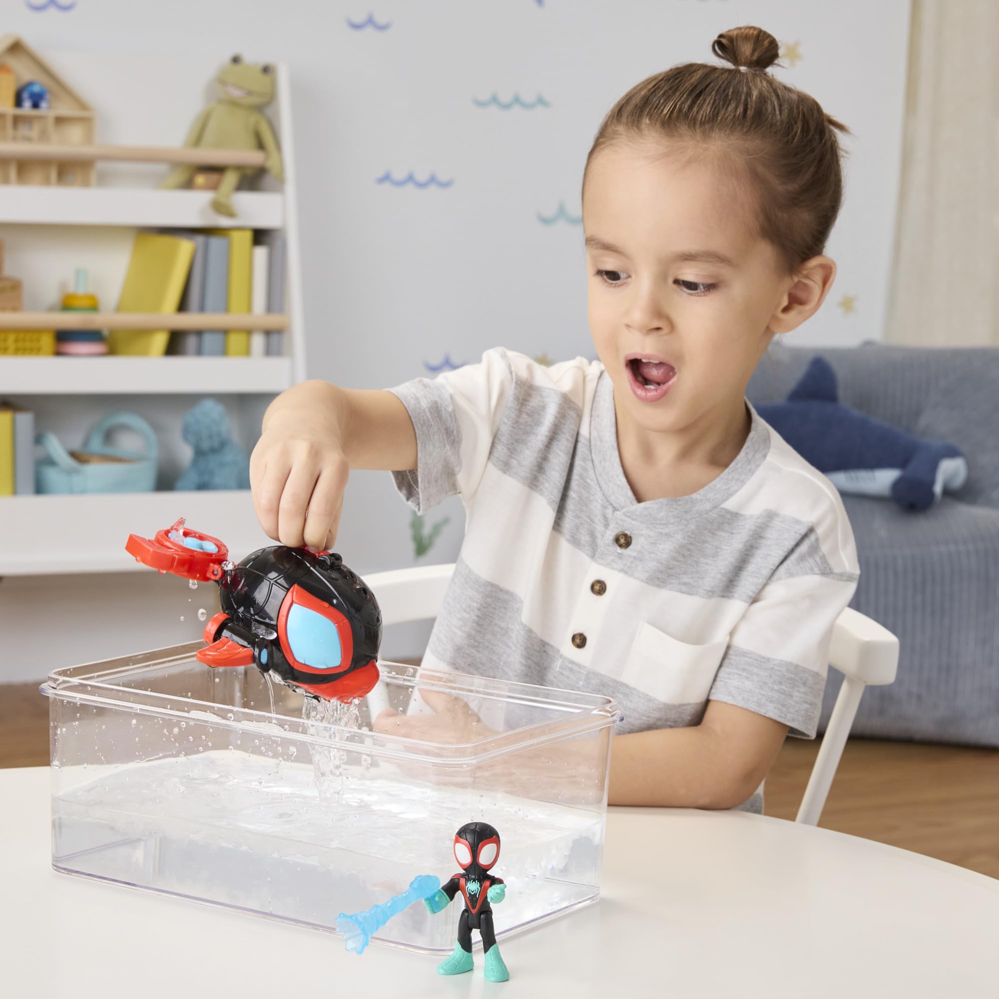 Spidey and his Amazing Friends Marvel Water-Webs Spin Dolphin Submarine Toy, Black, Miles Dolphin, 7.6 cm - Image 4