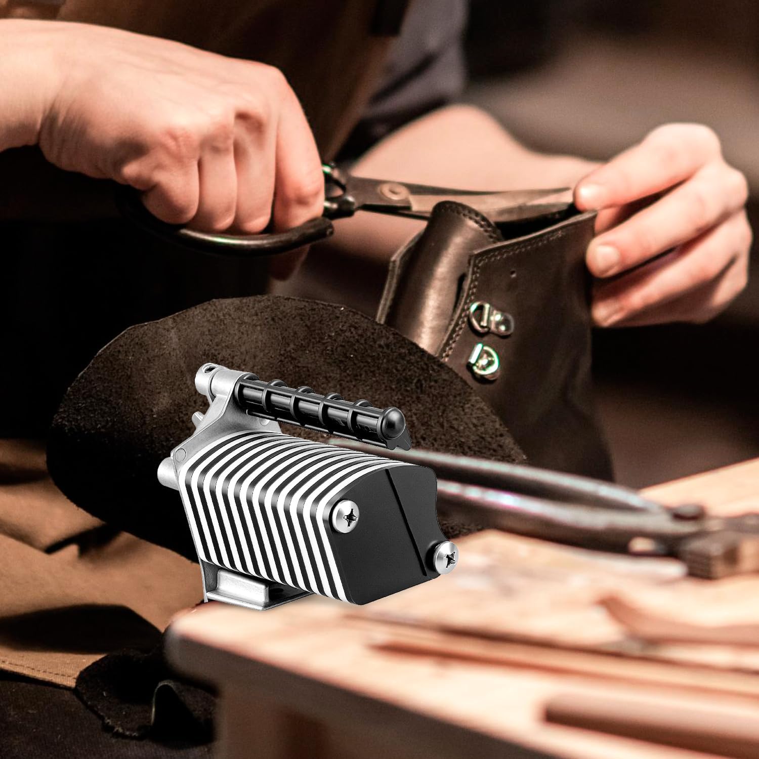 QWORK Leather Table Top Lace Cutter – Manual Fringe, Braiding Strip Belts, and Laces Cutting Tool with 5 Replaceable Cutter for Leather Lacing/Strap Cutter