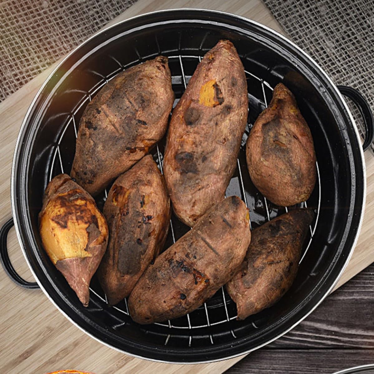 Sartén de Patatas y Castañas Asador Redondo Tapa, Hierro Esmaltado, Negro, Superficie Lisa, Fácil de Limpiar, para Patatas y Alimentos, Cocina Doméstica
