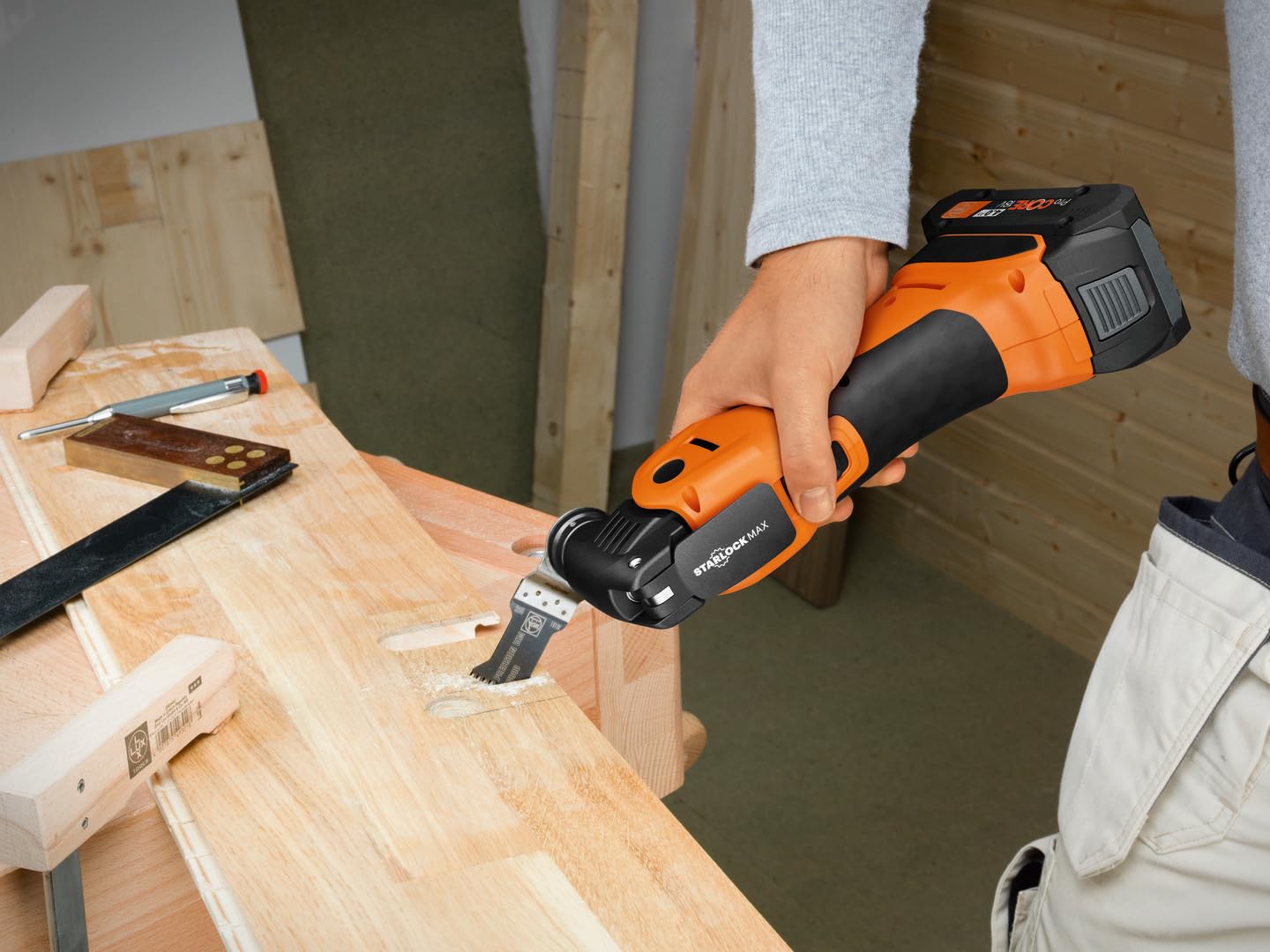 Fein Akku Multimaster AMM 700 MAX TOP AS (18 V, ohne Akku, AMPShare, StarlockMax, Multitool inkl. Zubehör-Set 60-teilig für Holz, Kunstsoff + Metall, Multifunktionswerkzeug, in L-Boxx) 71293663000