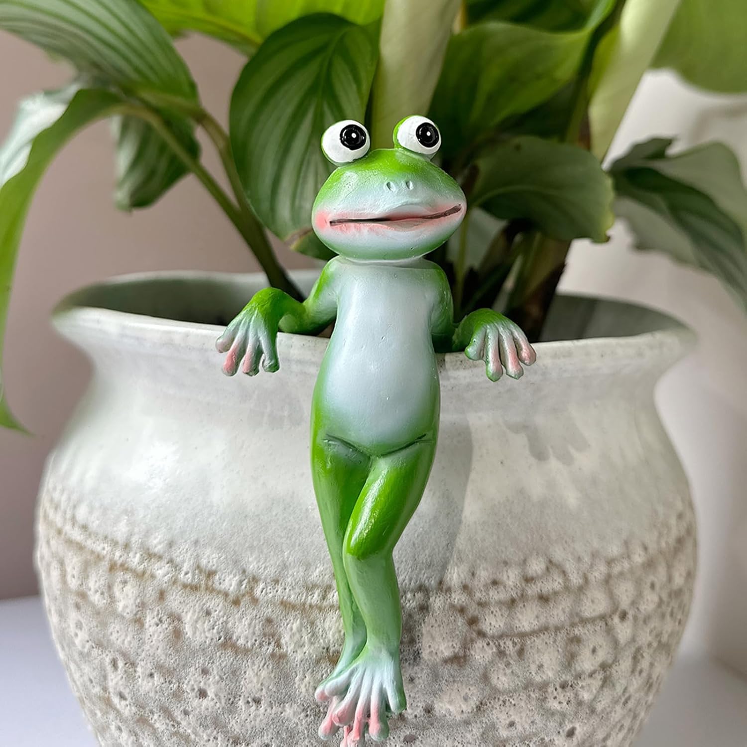 Cute Climbing Frog Figurines Flower Pot Hugger, Resin Hanging Frog Sculpture Outdoor Statue Plant Pot Decorations for Home Garden Fence Balcony Patio Lawn Yard Ornaments (1+2+3+4)