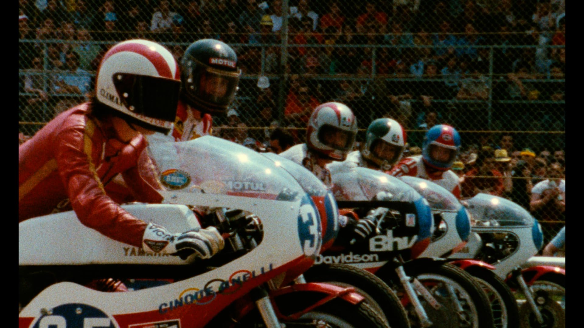 Le Cheval de fer + Portrait de groupe avec enfants et motocyclettes
