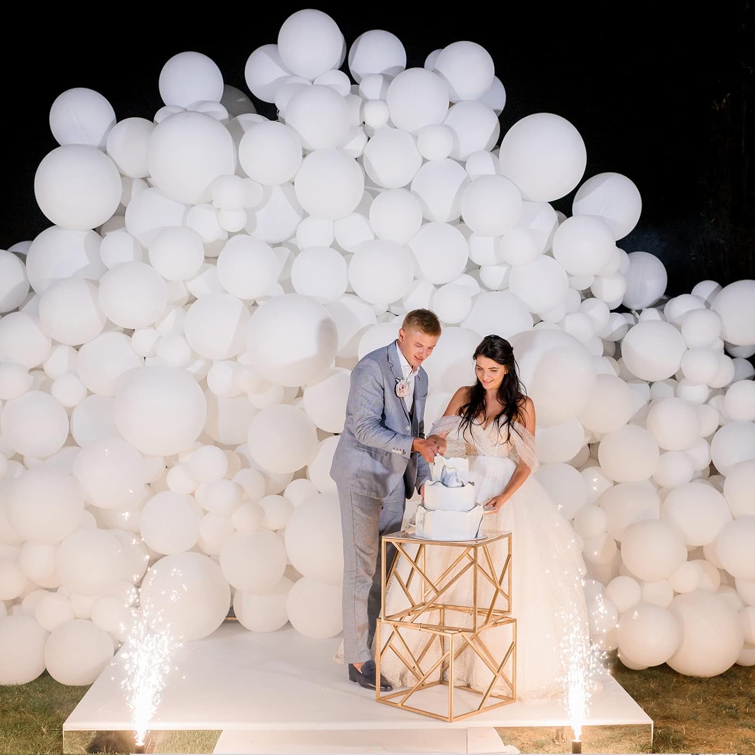 RUBFAC White Balloons Different Sizes 105pcs 5/10/12/18 Inch for Garland Arch, Party Latex Balloons for Happy New Year Decorations Birthday Party Wedding Anniversary Baby Shower Party Decoration