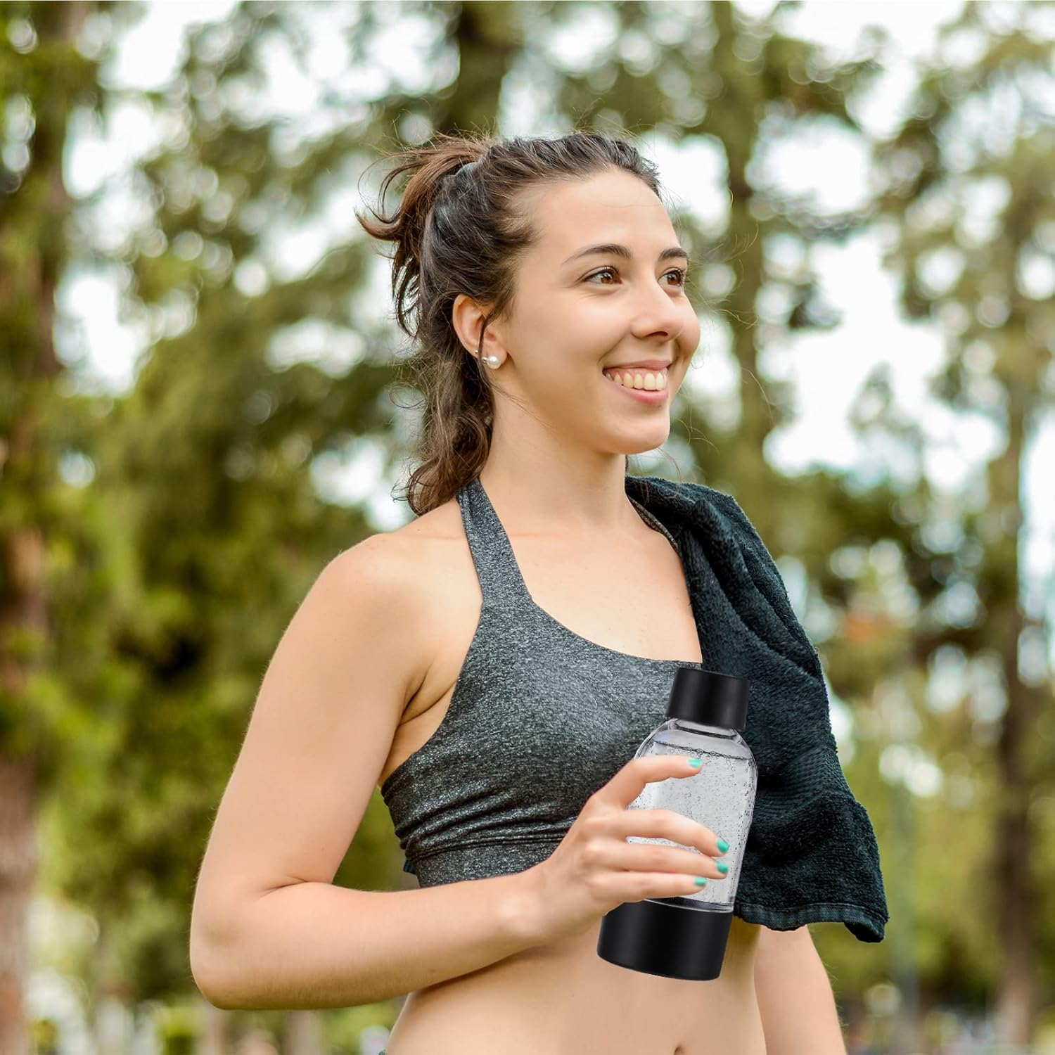 meekoo 4 Pcs Soda Carbonating Bottles Clear Plastic Soda Maker Bottle Compatible with Isoda Drinkmate Maker for Kitchen Home Party Carbonated Drinks Beverages(0.5 Liter)