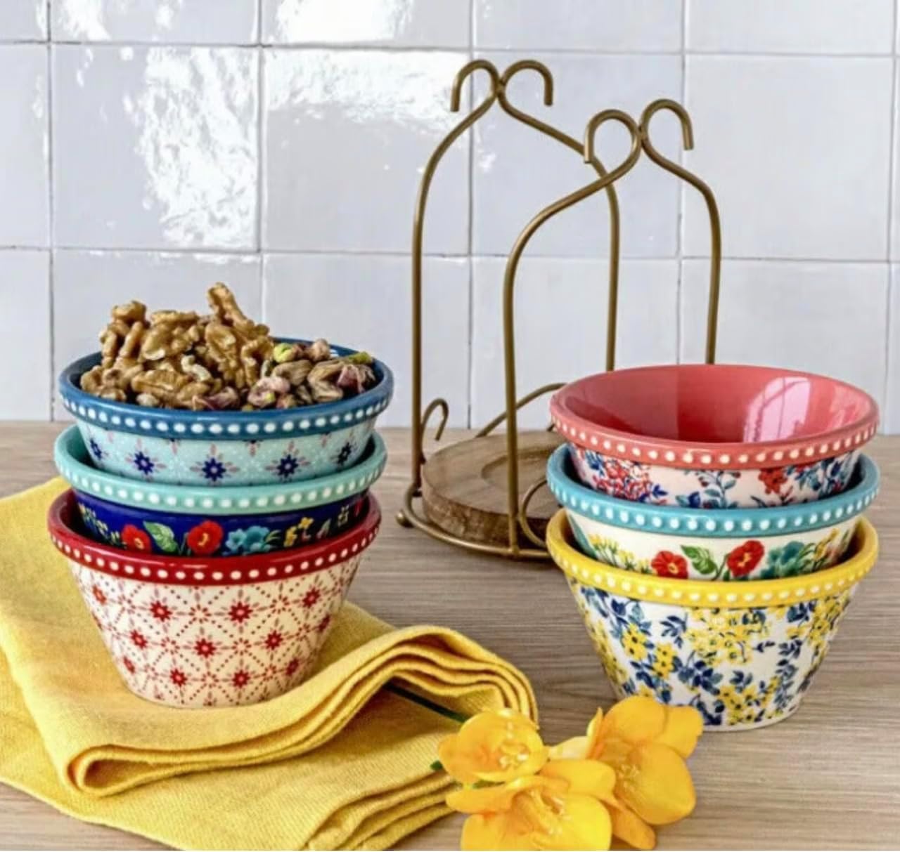 Fancy Flourish 6 Piece Ramekin bowl Set with wirer Carrying Caddy