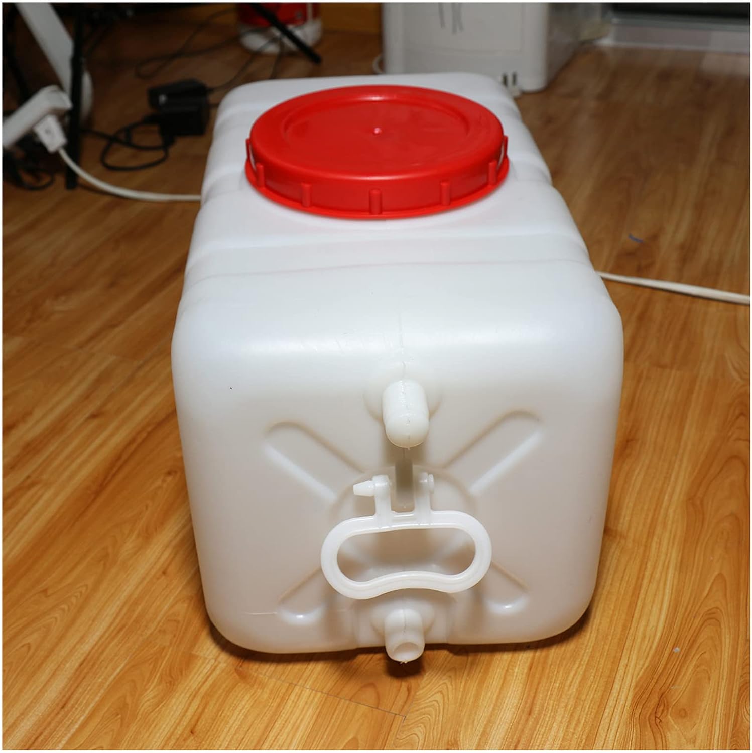 Food Grade Plastic Bucket, Water Container, Portable, with Faucet, Bucket Perfect for Camping, Hiking, Mountaineering Or Other Travel Outdoor Activities Water Tank(Color:110L)