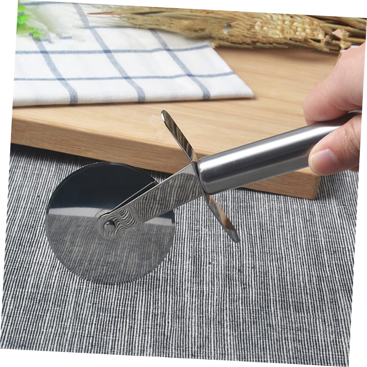 OFFSCH Stainless Steel Pizza Slicer Wheel Cutter with Non Slip Grip Handle Effortless Pizza Cutting Tool for Home Cooks and Chefs Easy to Clean and Scratch Resistant Design