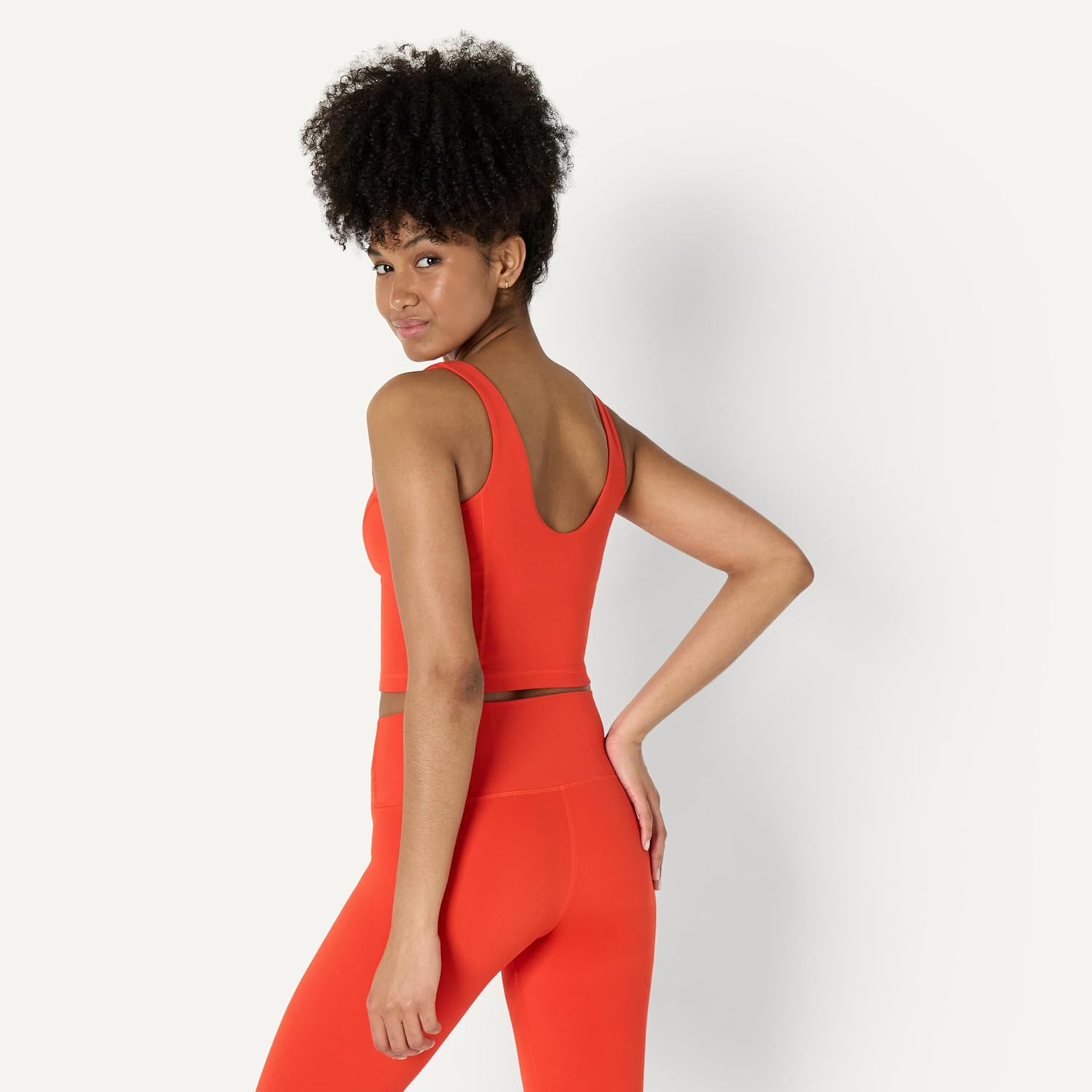 Amazon Essentials Women's Active FormFlex Buttery Soft Light Support Crop Tank with Bra - Image 2