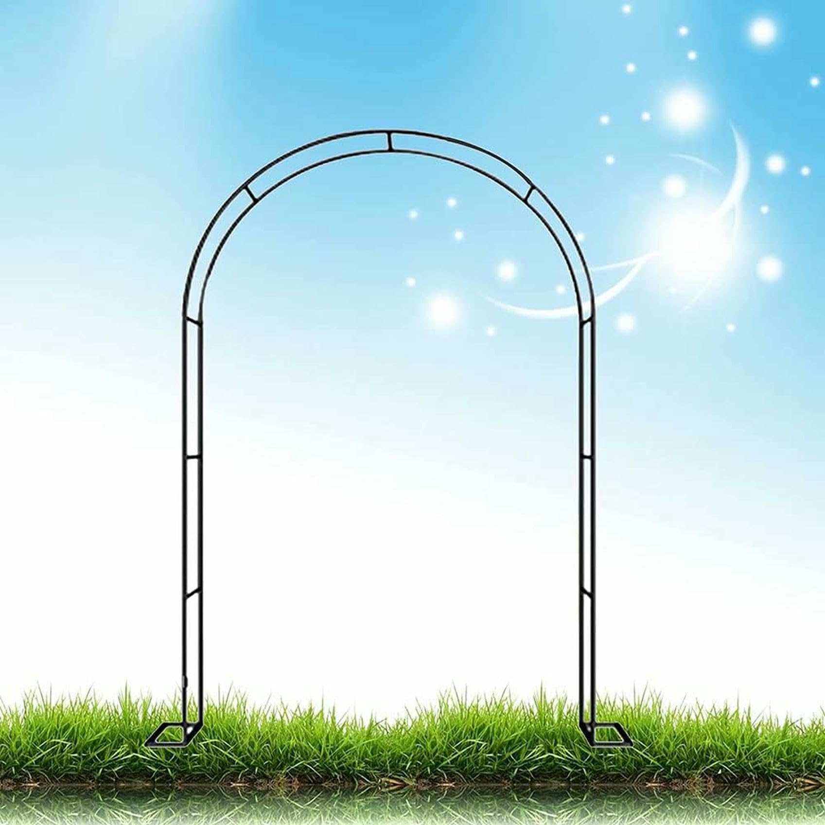 Arche de jardin en métal vert pour créer une allée de roses romantiques