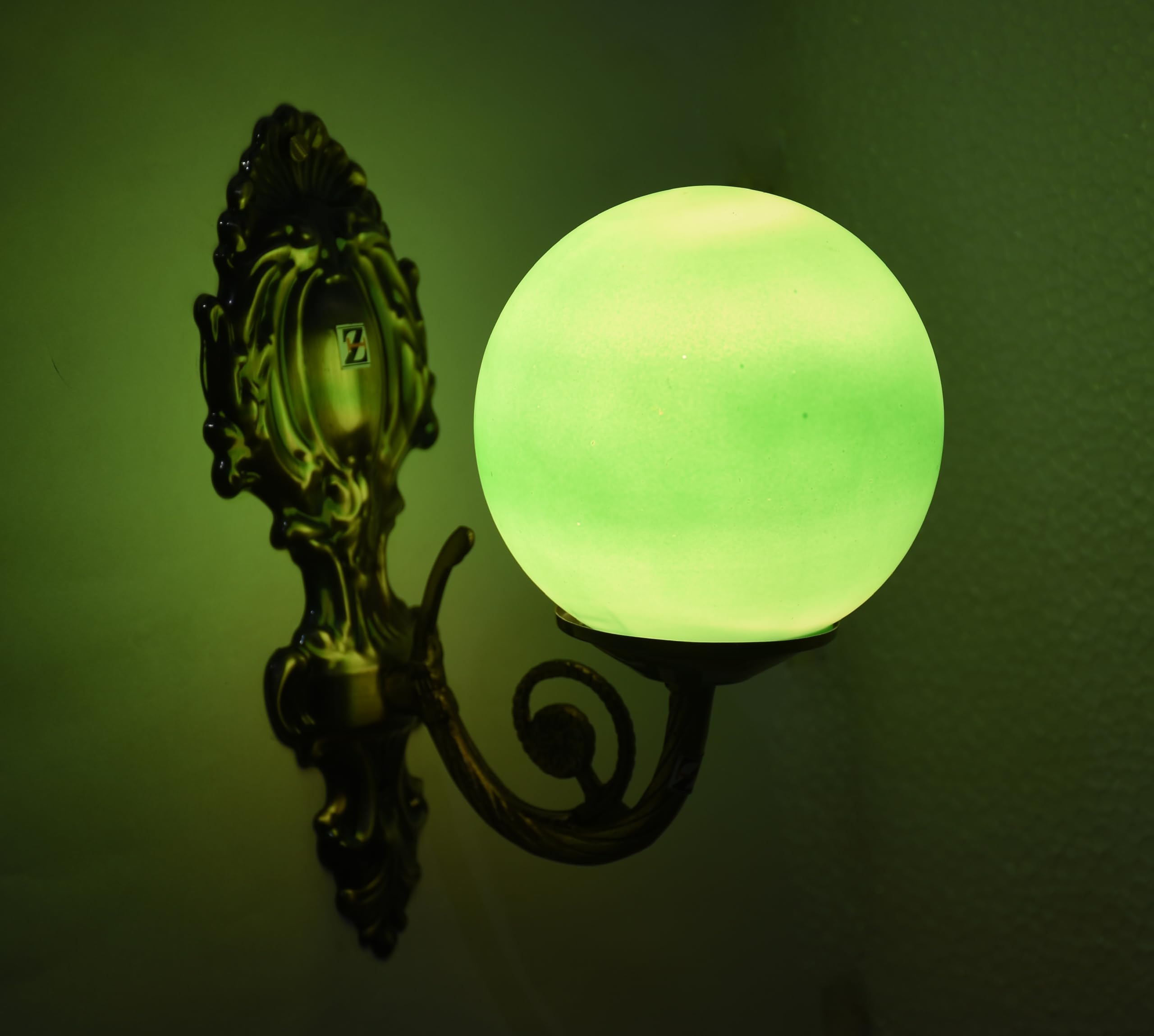 Traditional Indoor Wall Light Brown Color Globe Shape E27 Holder Upto 100-Watts Made in India (Bulb Not Included) Pack of 1(Matel) (Doom Green, 1)