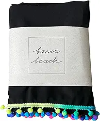 Canga de Praia lisa preta com pompom colorido