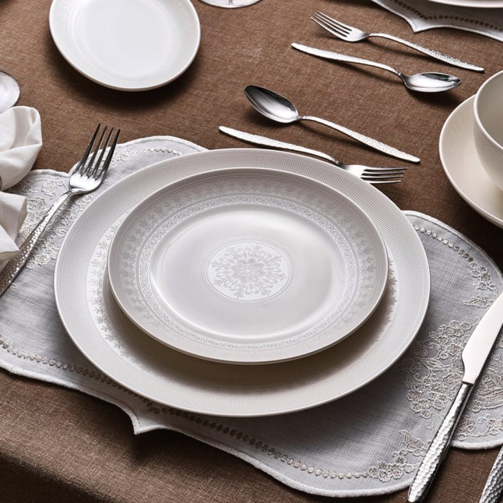Karaca Forever Bone Artiste Service de Table 53 Pièces pour 12 Personnes, Vaisselle Blanc en Porcelaine avec Assiettes, Bols à Céréales/Soupes, Plats de Service, Petites Assiettes, Salière & Poivrière