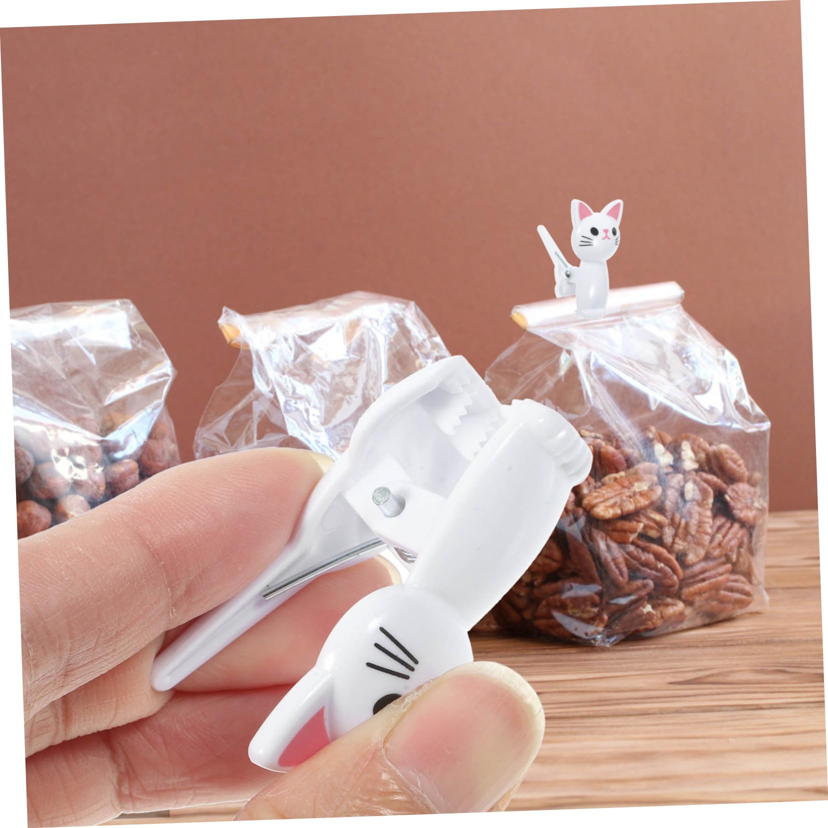 DOITOOL 8pcs Bags Sealing Clips Chip Bag Sealing Clips White Plastic Sealing Clamps Cute Bag Clips