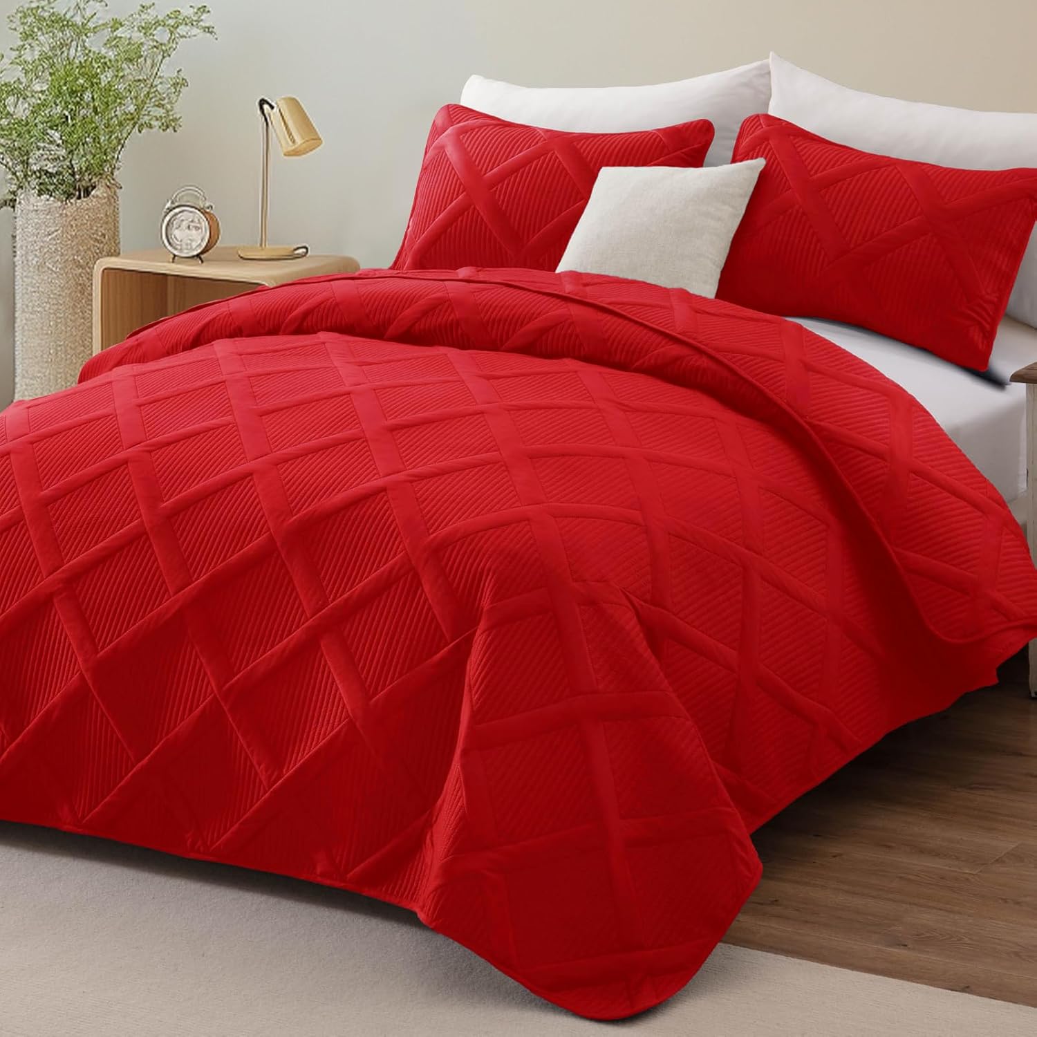 Exclusivo Mezcla King Quilt Set- Red Quilts Bedding Set with 2 Pillow Shams, Modern King Bedspread with Striped Pattern, Soft Lightweight Bedspreads Coverlets for All Seasons - Image 2