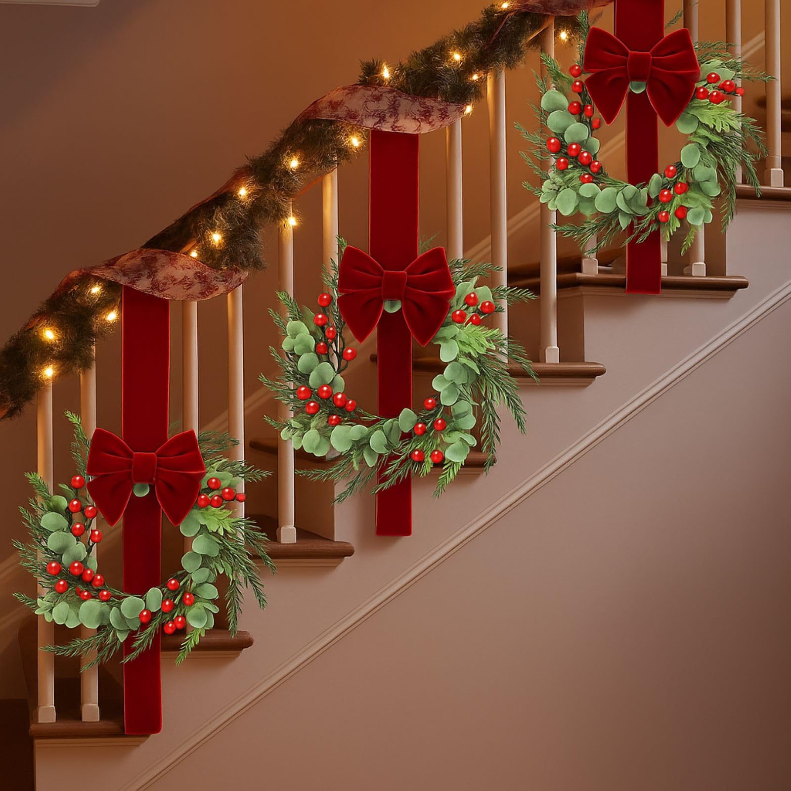 Lot de 8 anneaux de bougie de Noël artificiels baies rouges avec aiguilles de pin enneigées pour piliers rustiques pour décoration de table de mariage pour porte d'entrée