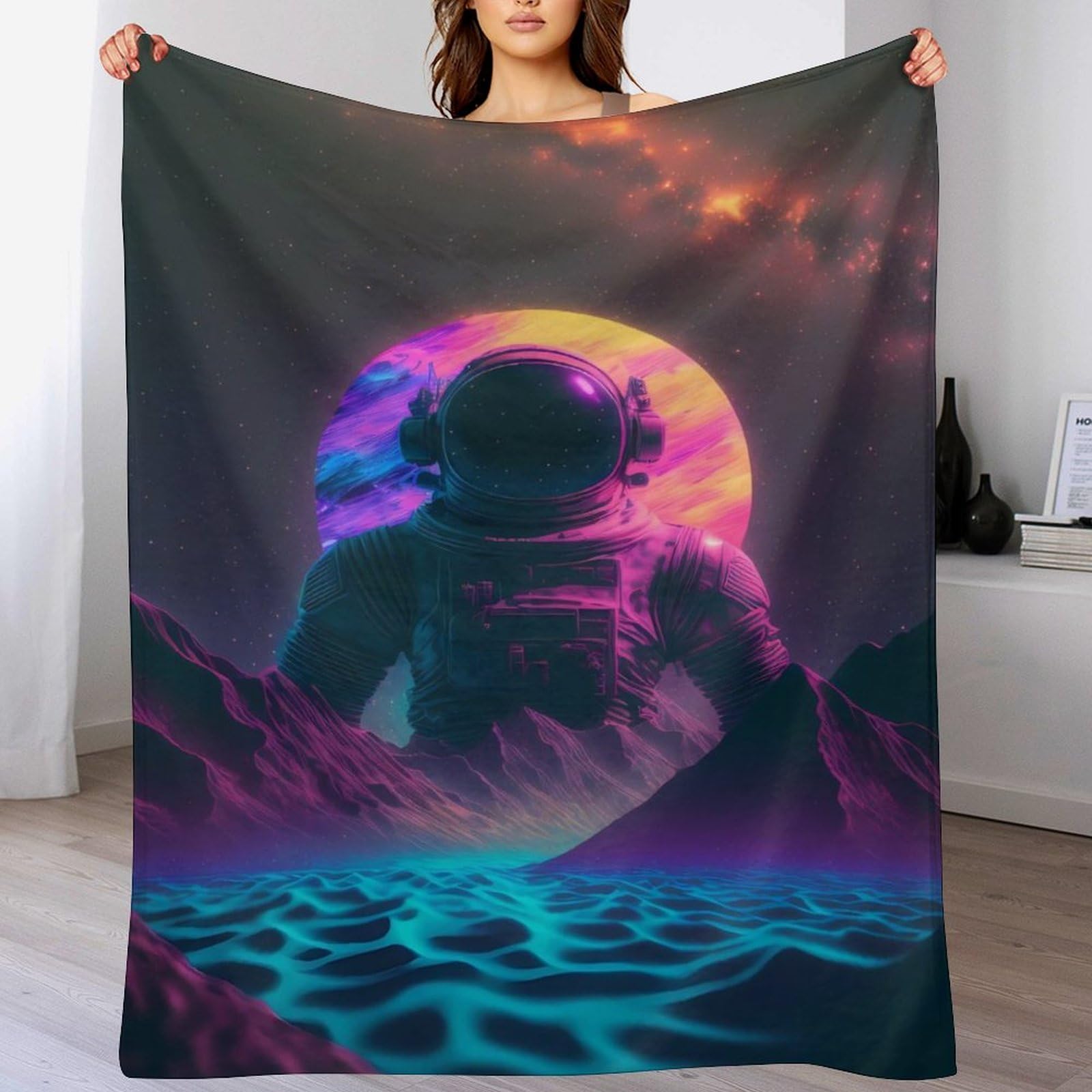 Ggjjtt Women's Astronaut Blanket Flannel Throw Blankets For Men Girls Boys All Seasons Soft Cozy Throws Blanket For Couch Sofa Bed 140×180Cm