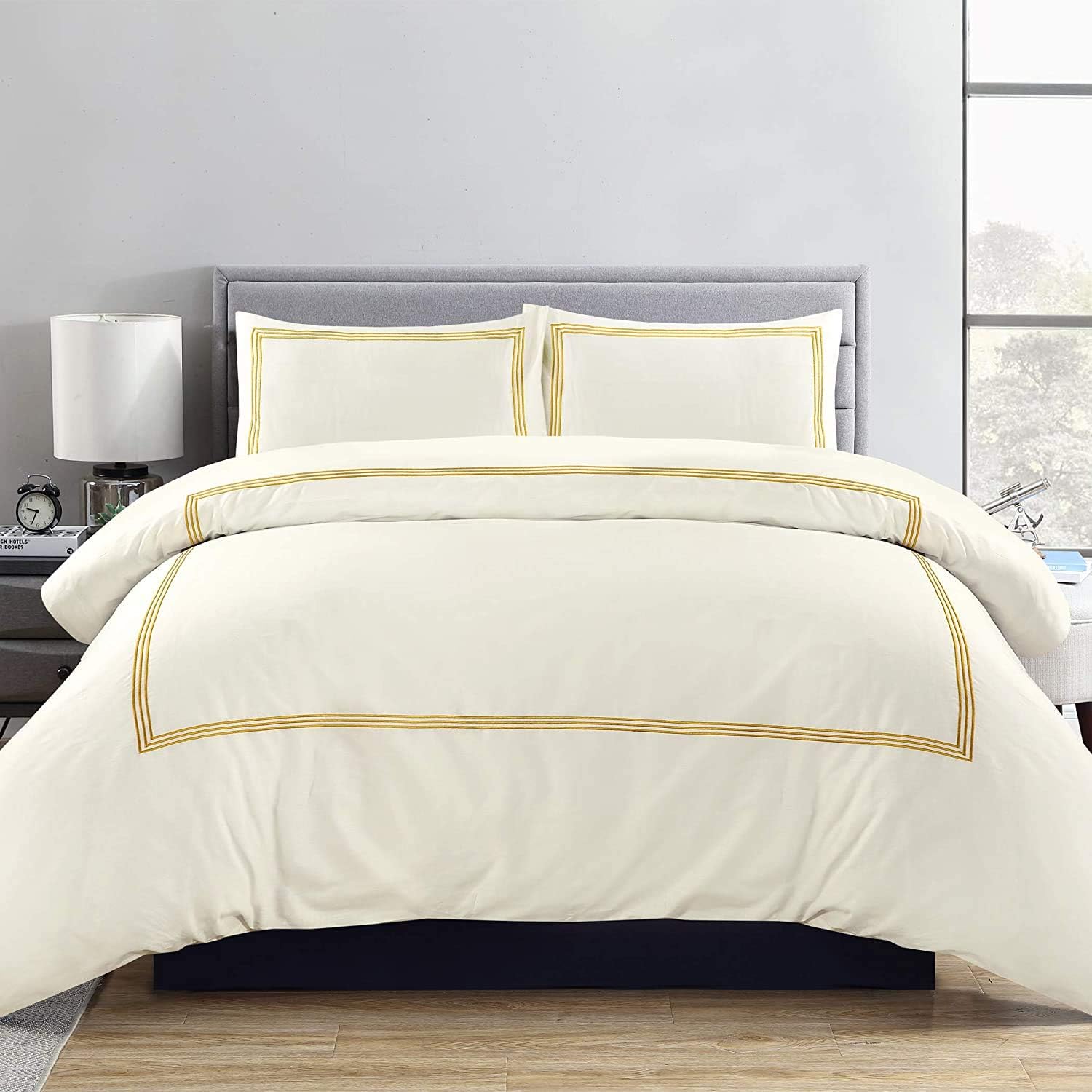 My Home StoreDuvet Cover Hotel Quality 200TC Bedding Set Duvet Sets Soft Breathable 100% Poly Cotton Quilt Cover with Pillowcases (Bratta Stitch Cream/Golden, King)