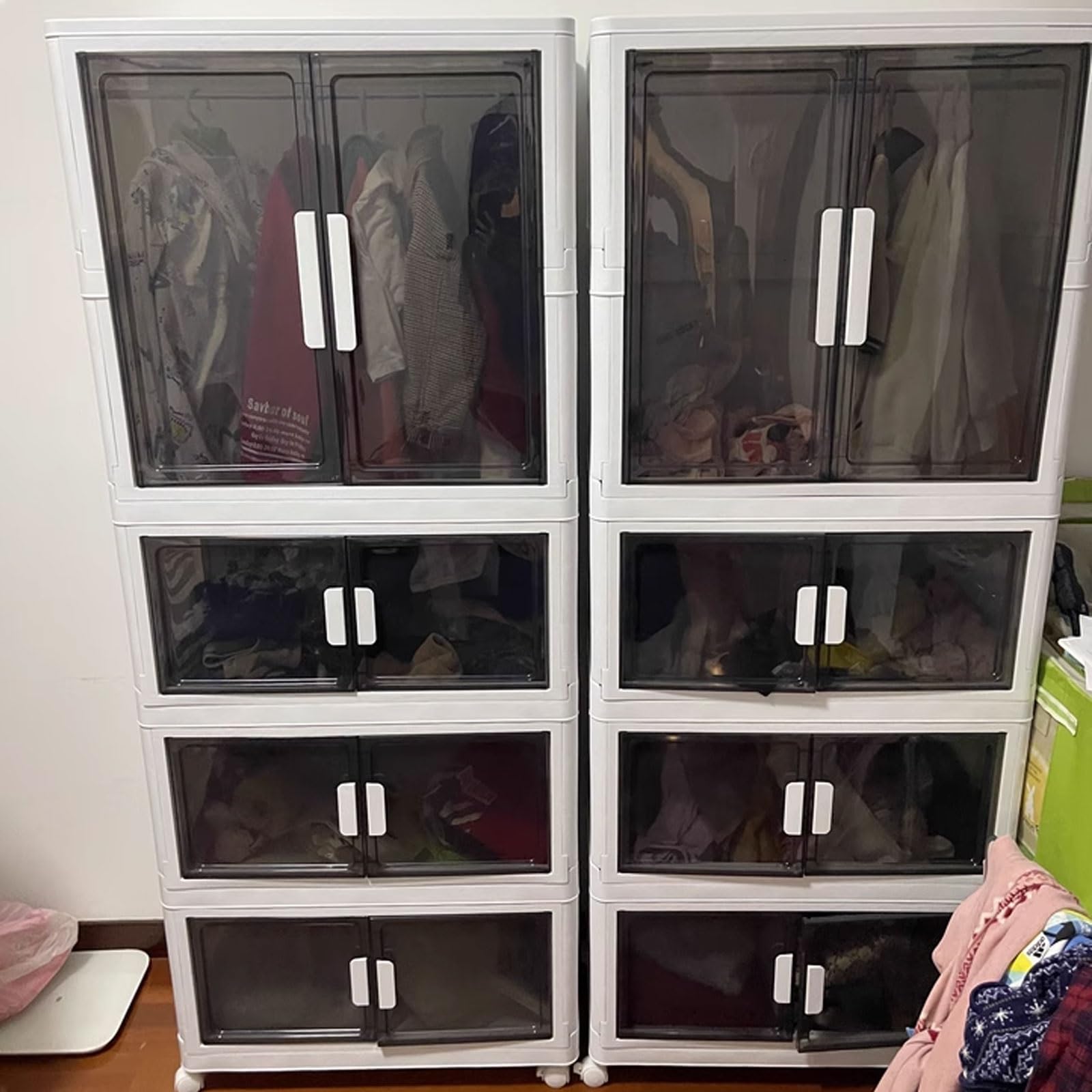 Klappkleiderschrank, Faltbarer Kleiderschrank mit Rollen und Magnettüren, aus PP-Material(70 * 38 * 136cm)