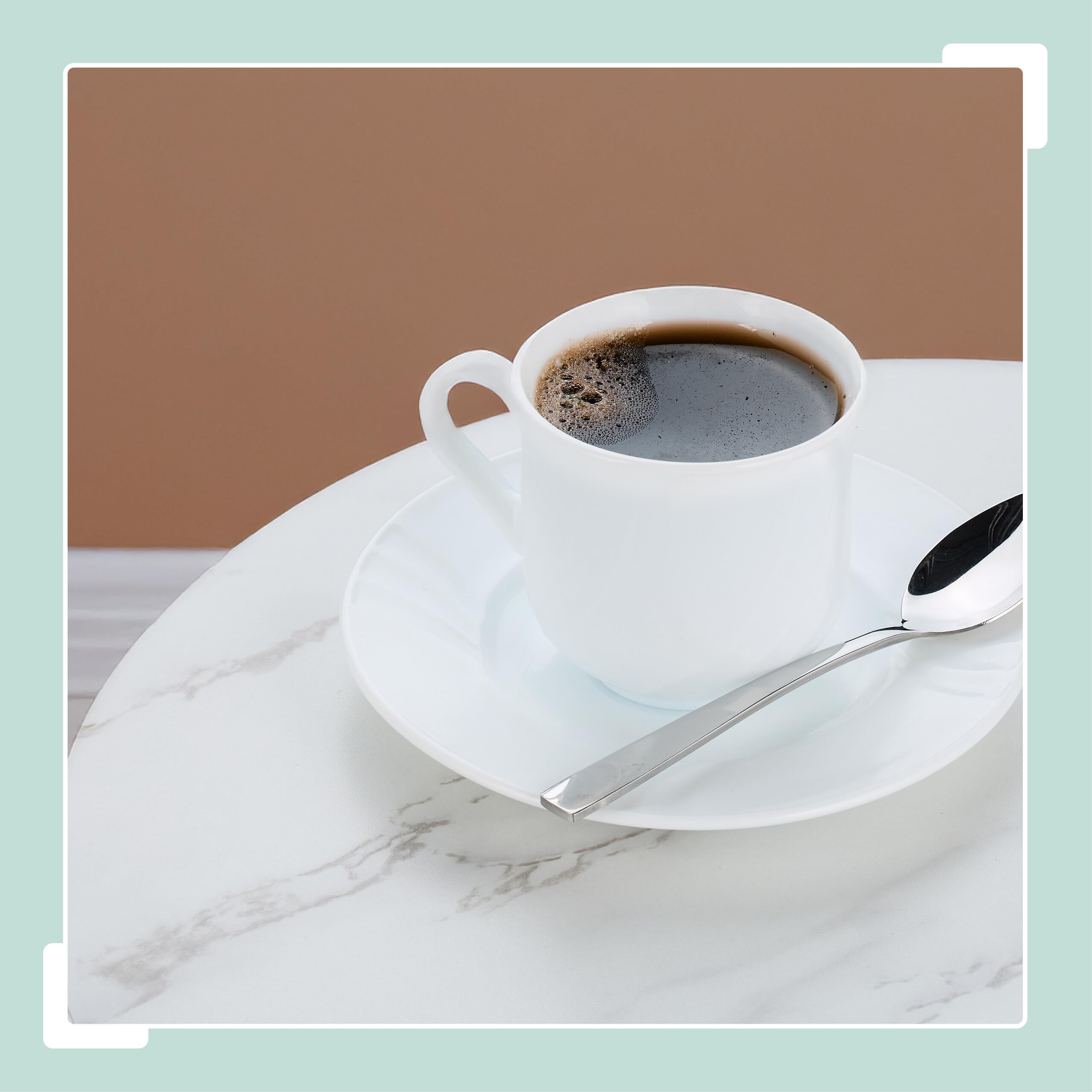 Relaxdays Tavolino da Salotto, Tavolo Basso da caffè da Divano, Comodino Rotondo Effetto Marmo, 56x40 cm, Bianco Dorato