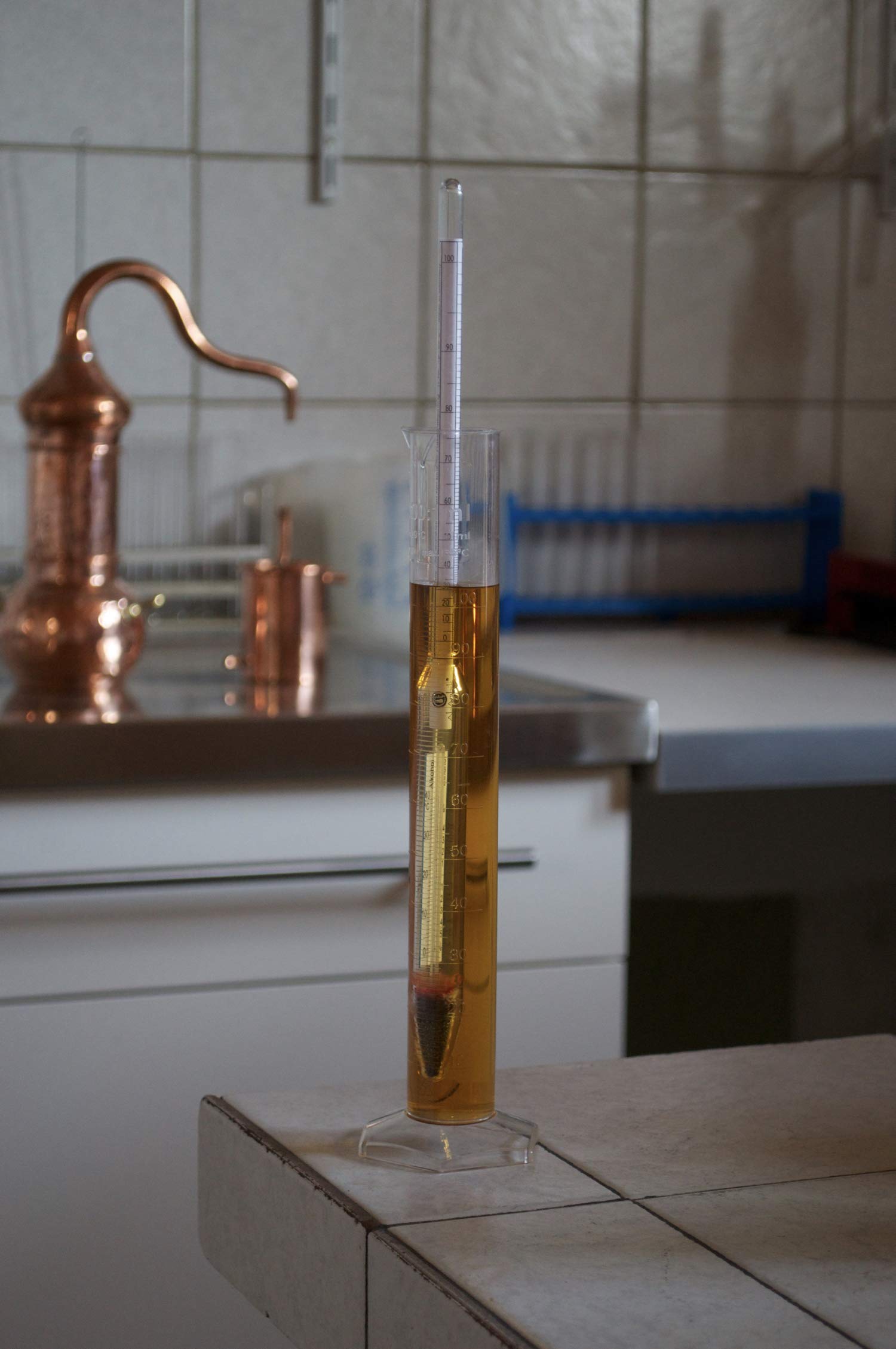 AL-AMBIK® Alkoholmeter mit integriertem Thermometer und Ausgleichsskala Messbereich 30-60 Vol% I Alkoholmessgerät Markenqualität für exakte Messungen I Lieferung inkl. Gebrauchsanleitung