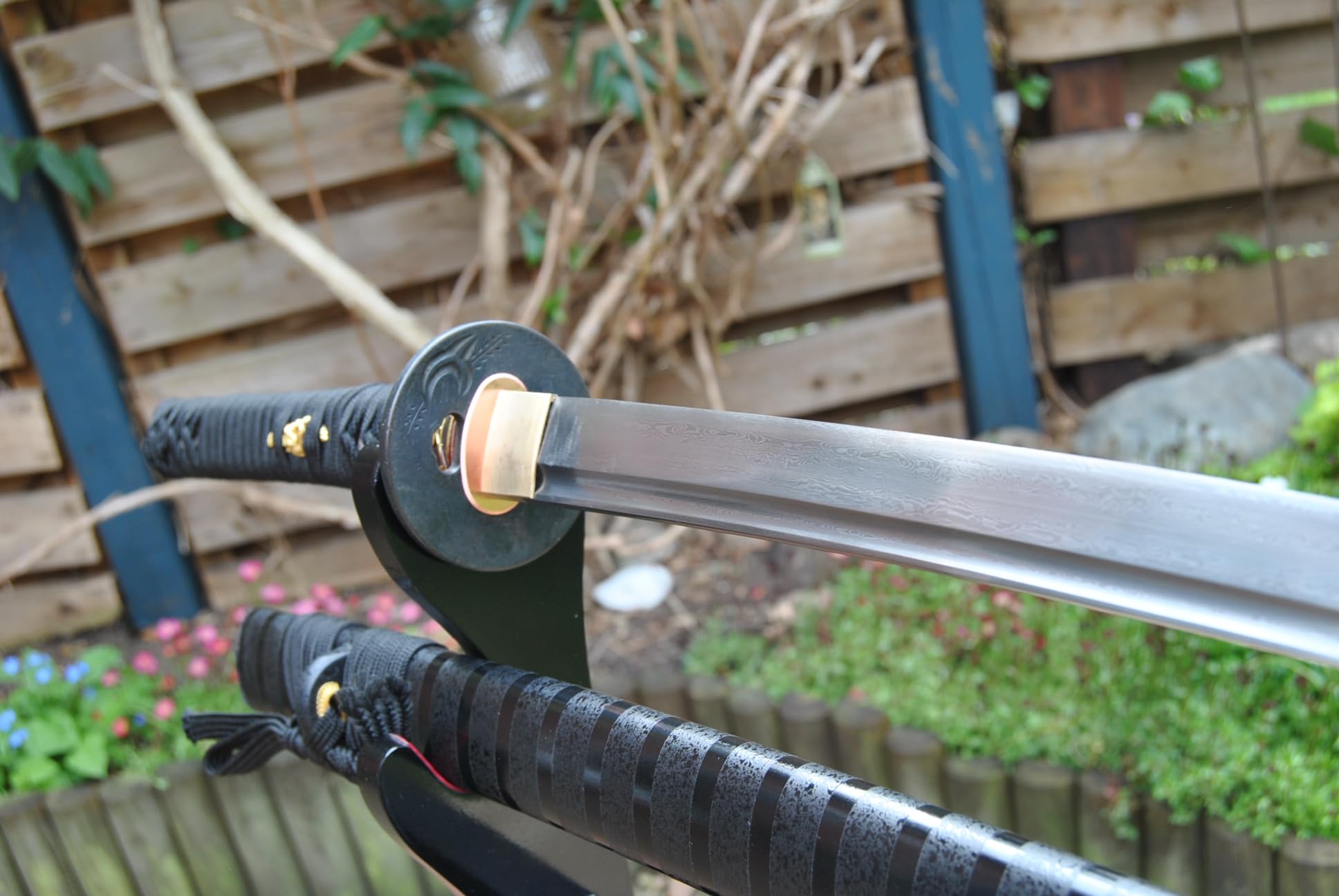 Samurai Schwerter Bamboo Katana Schwert - scharf, echt & handgeschmiedet - gefaltetes Katana Schwert ohne Ständer - echtes Japanisches Samurai Sword aus Kohlenstoffstahl - Japan Deko Katanas