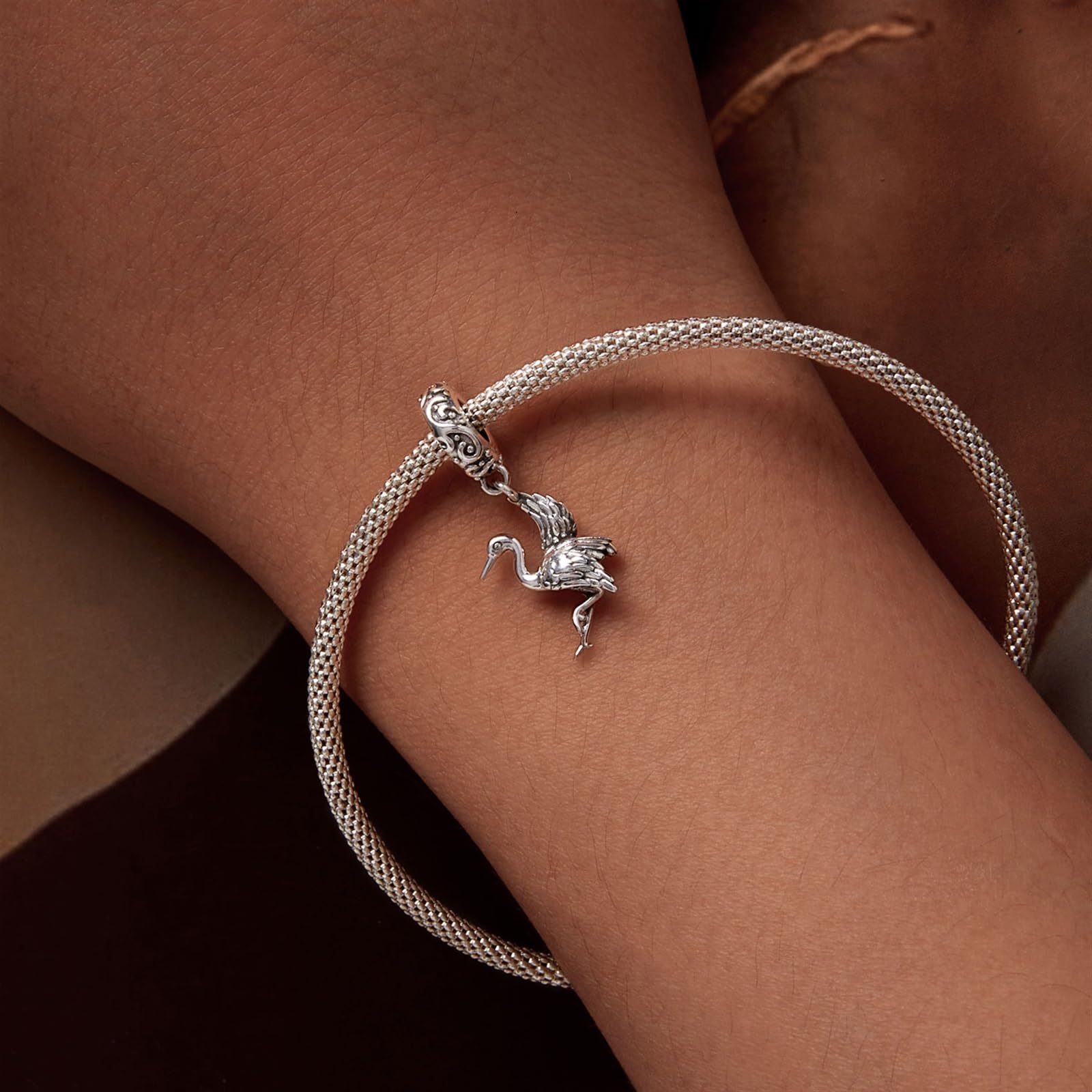 Abalorio con Textura de grulla Delicada y afortunada for Pulseras Pandora
