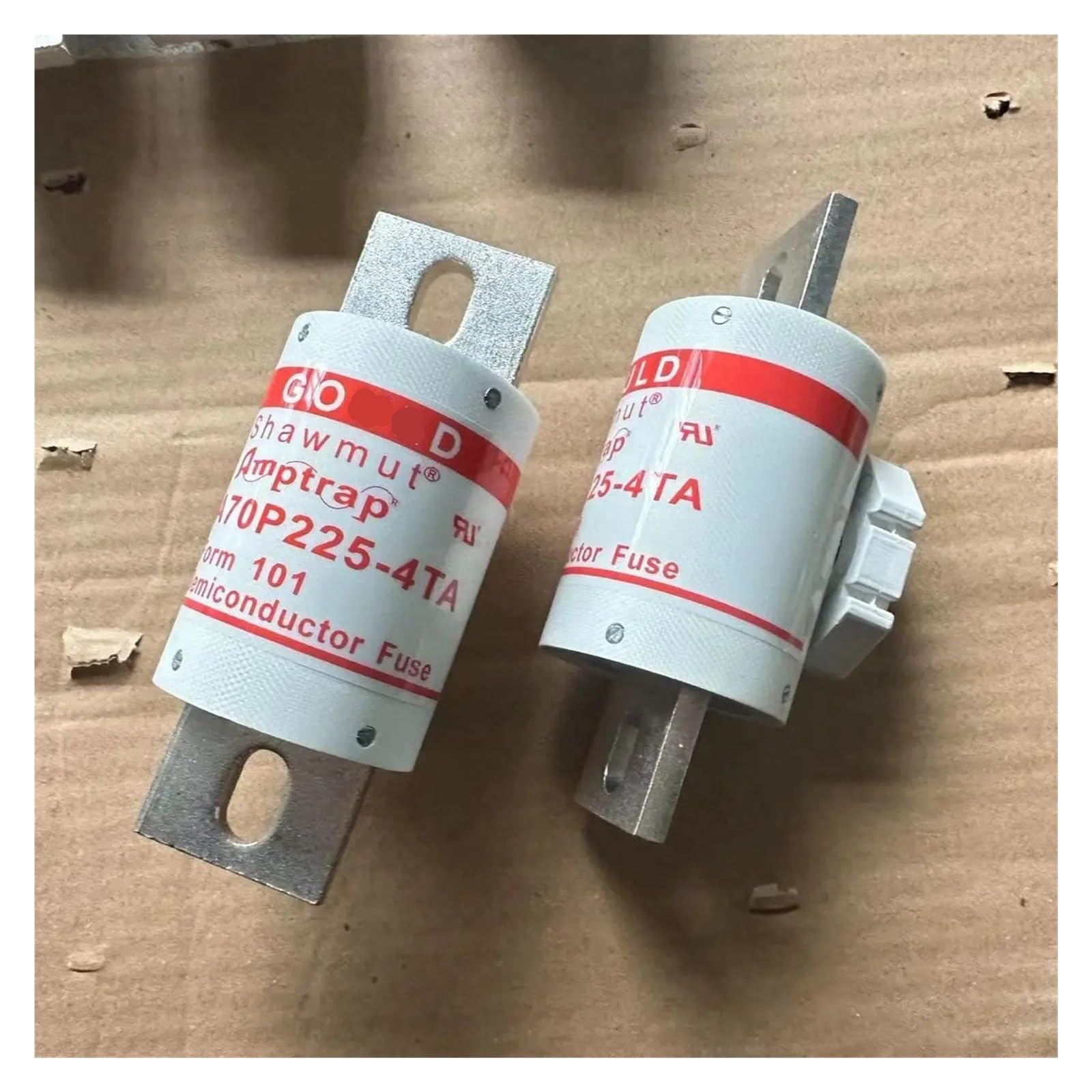 Fusibles A70P300-4TA 300A 700V AC DC cartouche fusible pour onduleur industrial