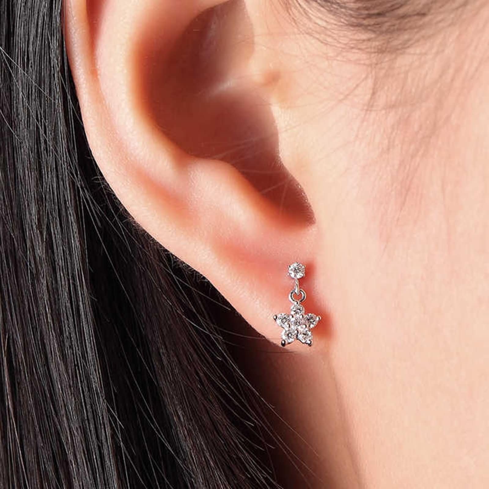Pendiente Mujer Oro Blanco 9K / 14K / 18Kt, Flor con Diamante de 0.26ct, Pendientes Boda Plata para Mujer