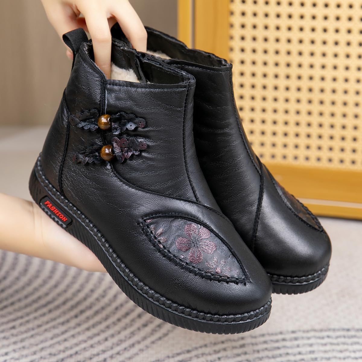 Sheep wool winter plus velvet warm mother shoes non-slip waterproof soft-soled middle-aged and elderly snow boots