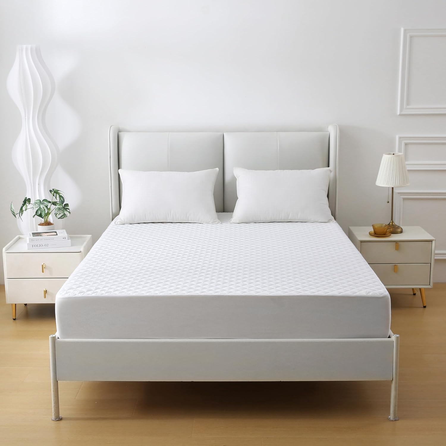 Marina Decoration Premium Luxury Ultra Soft Quilted Waterproof All Season Bedding Mattress Cover Protector Fitted Mattress Pad, Deep Pocket Fits Up to 16 Inch Queen Size
