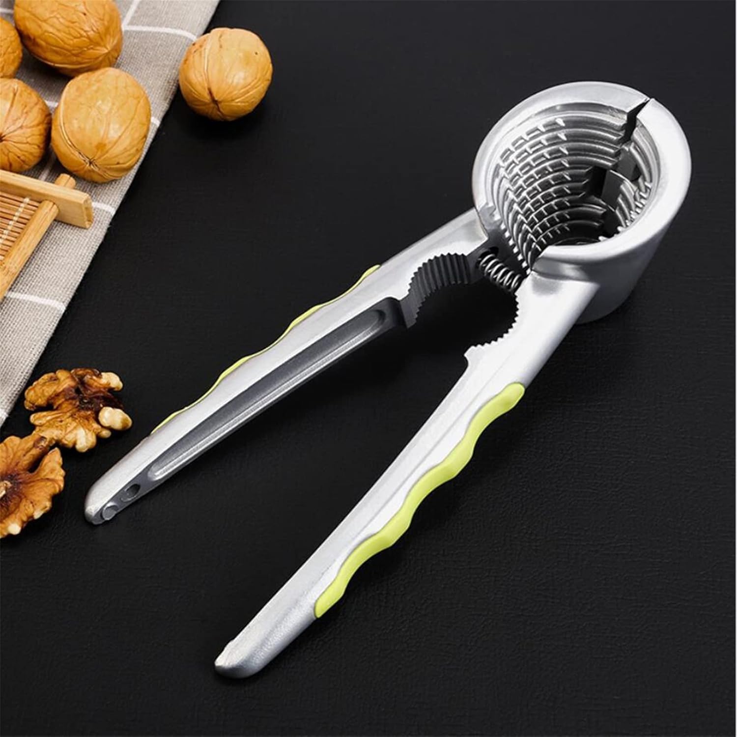 Nutcracker, Almond, Walnut, Walnut, Hazelnut, Hazelnut, Kitchen Walnut, Walnut Shell, Clamp, Tool Clamp, Pliers (Green)