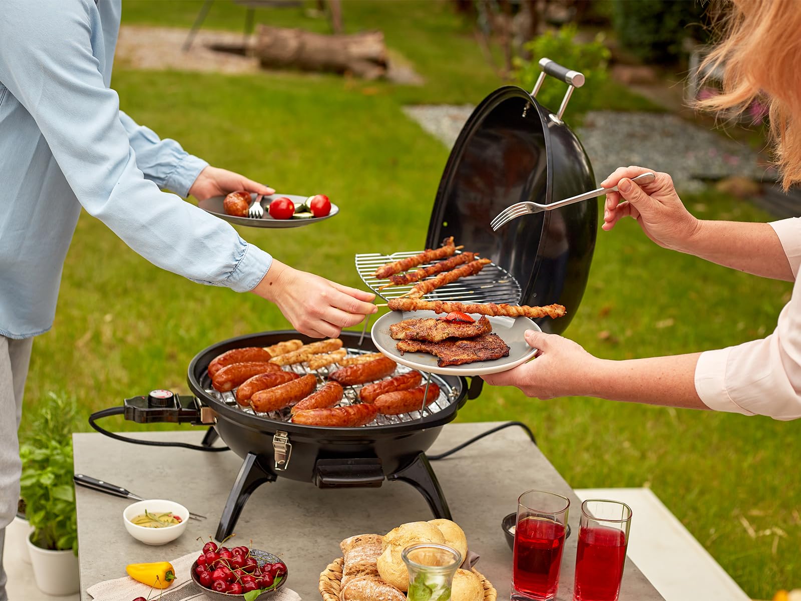 CUSIMAX Barbecue électrique de table, pour utilisation intérieure et extérieure, balcon, jardin et cuisine, 1600W Barbecue électrique de table portable avec couvercle et température réglable