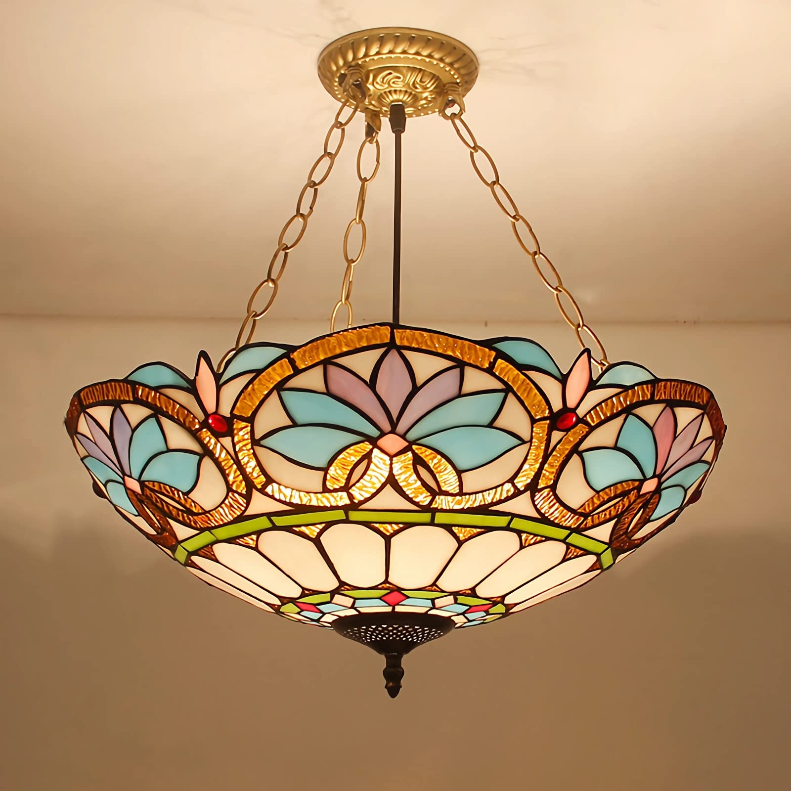 Plafonnier Tiffany en vitrail pour illuminer votre cuisine et chambre