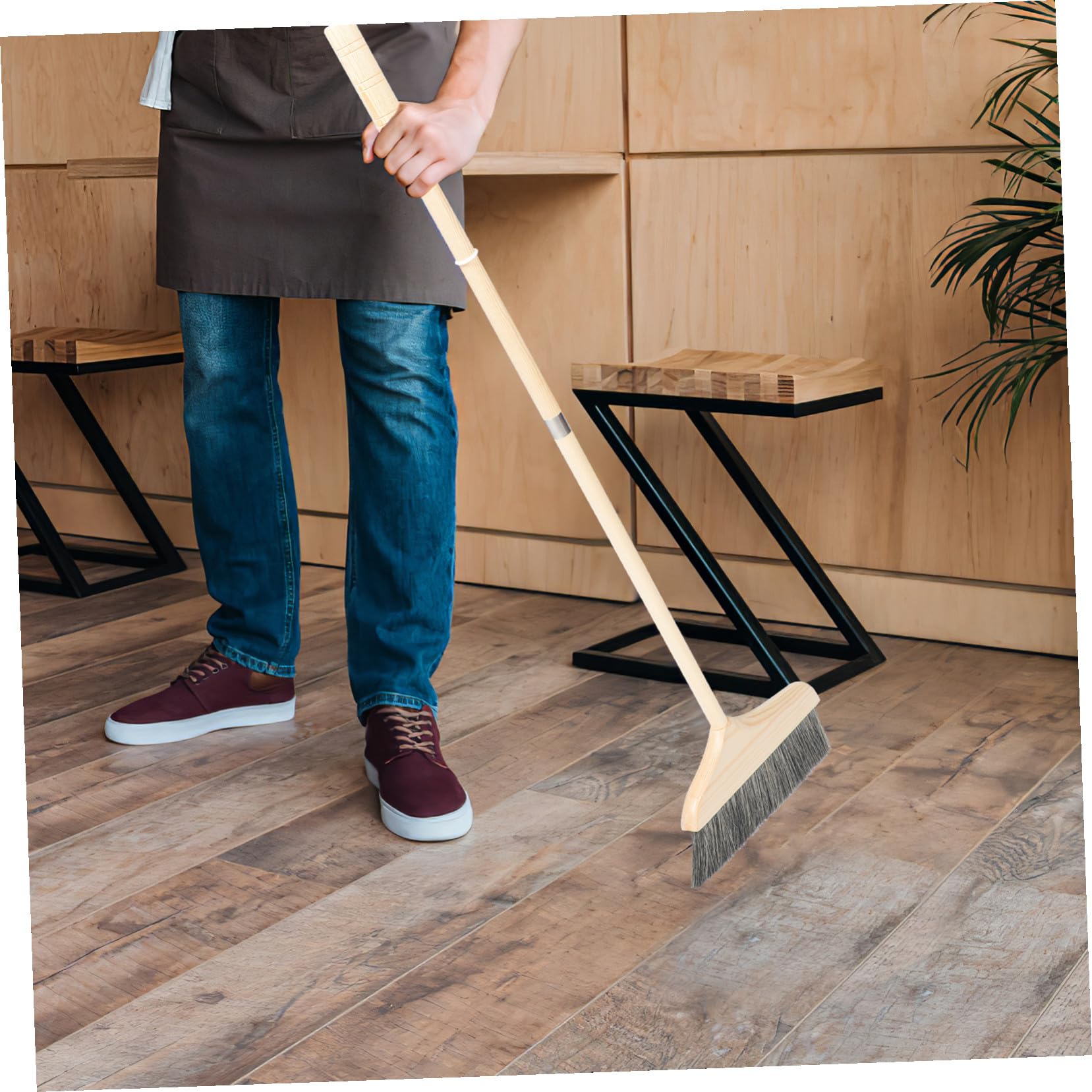 Scopa Manico Pino con Setole Morbide Antistatiche Spazzolone Leggero per Pavimenti Pulizia Efficiente di Angoli Stretti Piegarsi Facile da Impugnare e Riporre