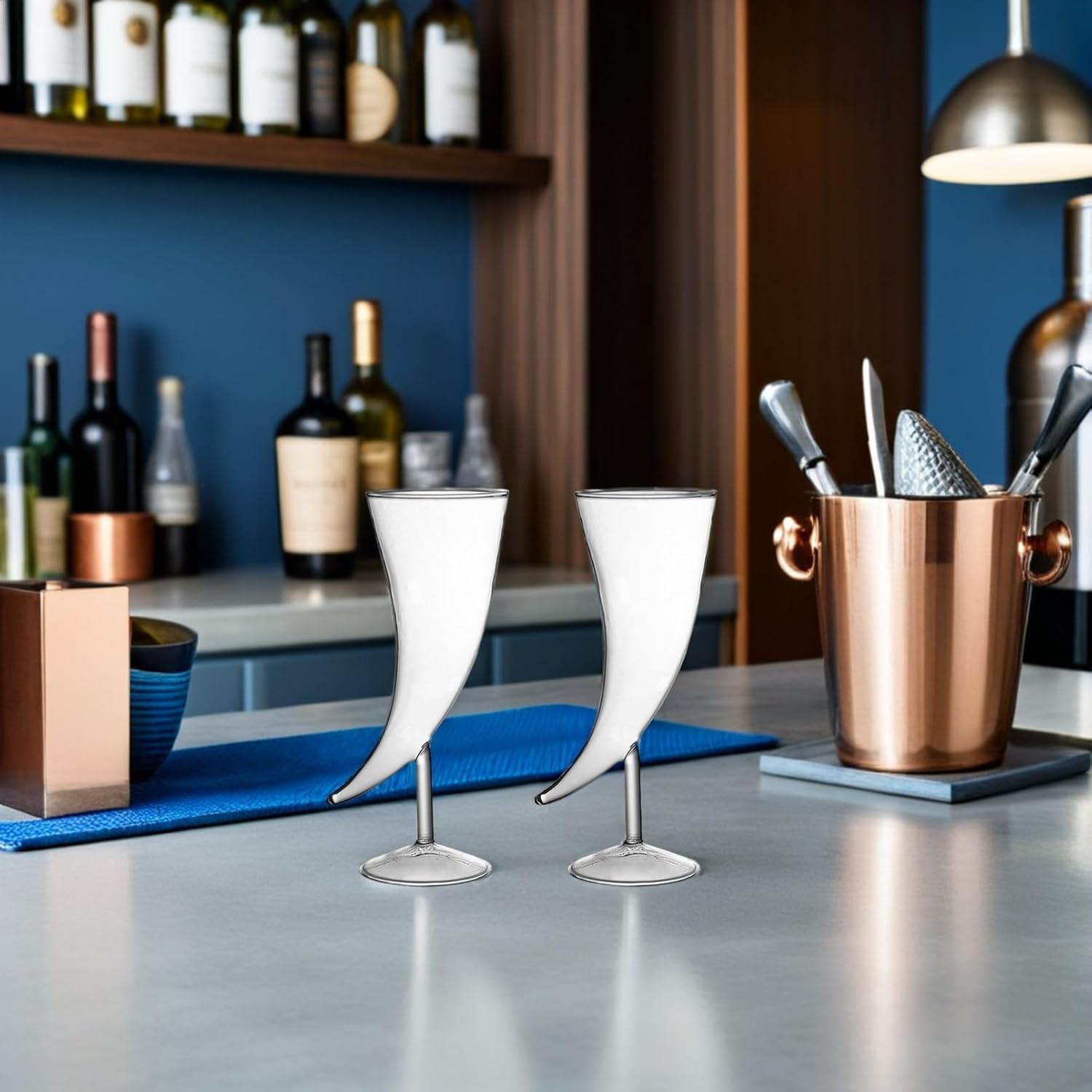 Toyvian Creative Horn Wine Glasses 2pcs, Moon-shaped Glass Goblets for Cocktails, Glass Horned Goblets for Home Bar and Entertaining