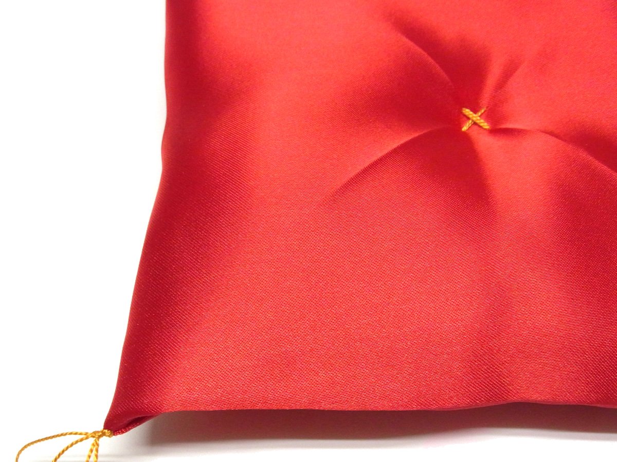【取置中】座布団 小物用 10cm ちりめん 無地 赤 1点 置物用ミニ座布団 風水ざぶとん （中）10x10cm [CP10] : 人形の