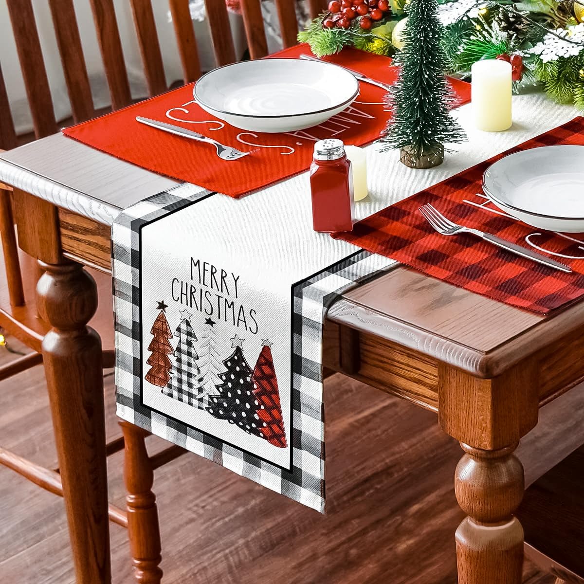 Toptime Christmas Table Runner, Watercolor Plaid Christmas