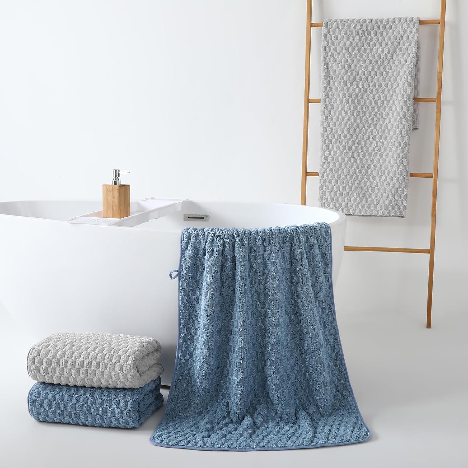 Grande serviette de bain en microfibre de 10 à 68,6 x 140,3 cm, très absorbantes, à séchage rapide, super douce, non pelucheuse et moelleuse pour salle de sport, spa (gris + bleu)