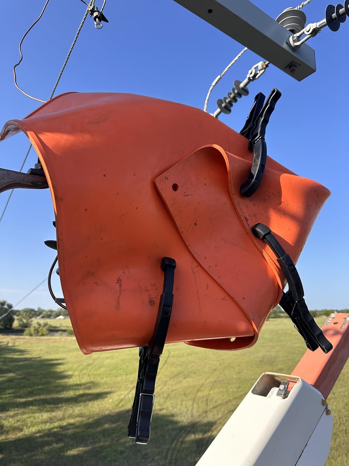 Lineman Utility Extendable Blanket Clamp