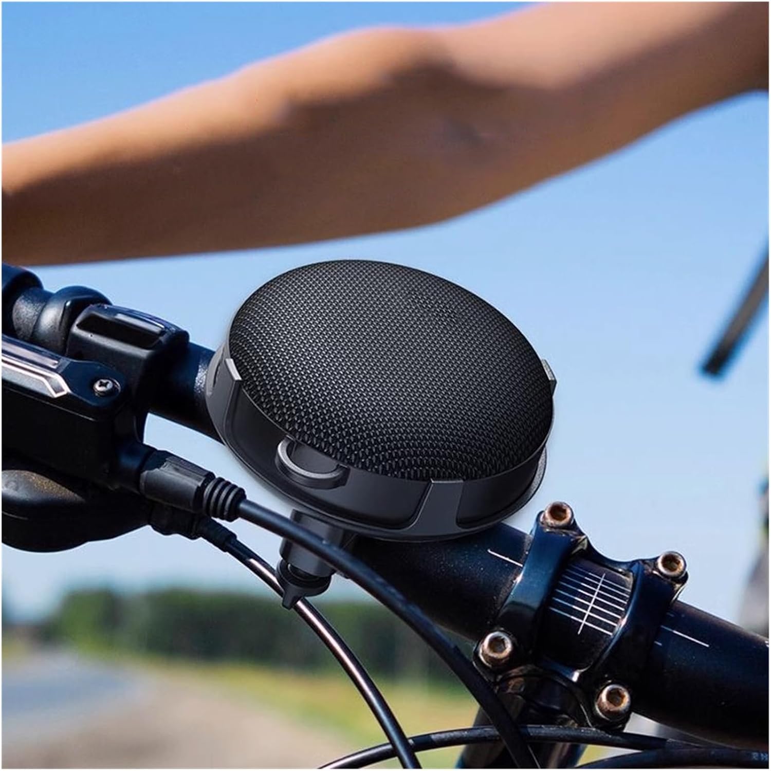 Portable Outdoor Sports Speaker Call Bicycle Riding Motorcycle Subwoofer Rechargeable Waterproof Speaker(1 P)