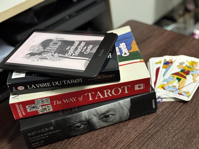 Amazon.co.jp: タロットの宇宙 : アレハンドロ・ホドロフスキー