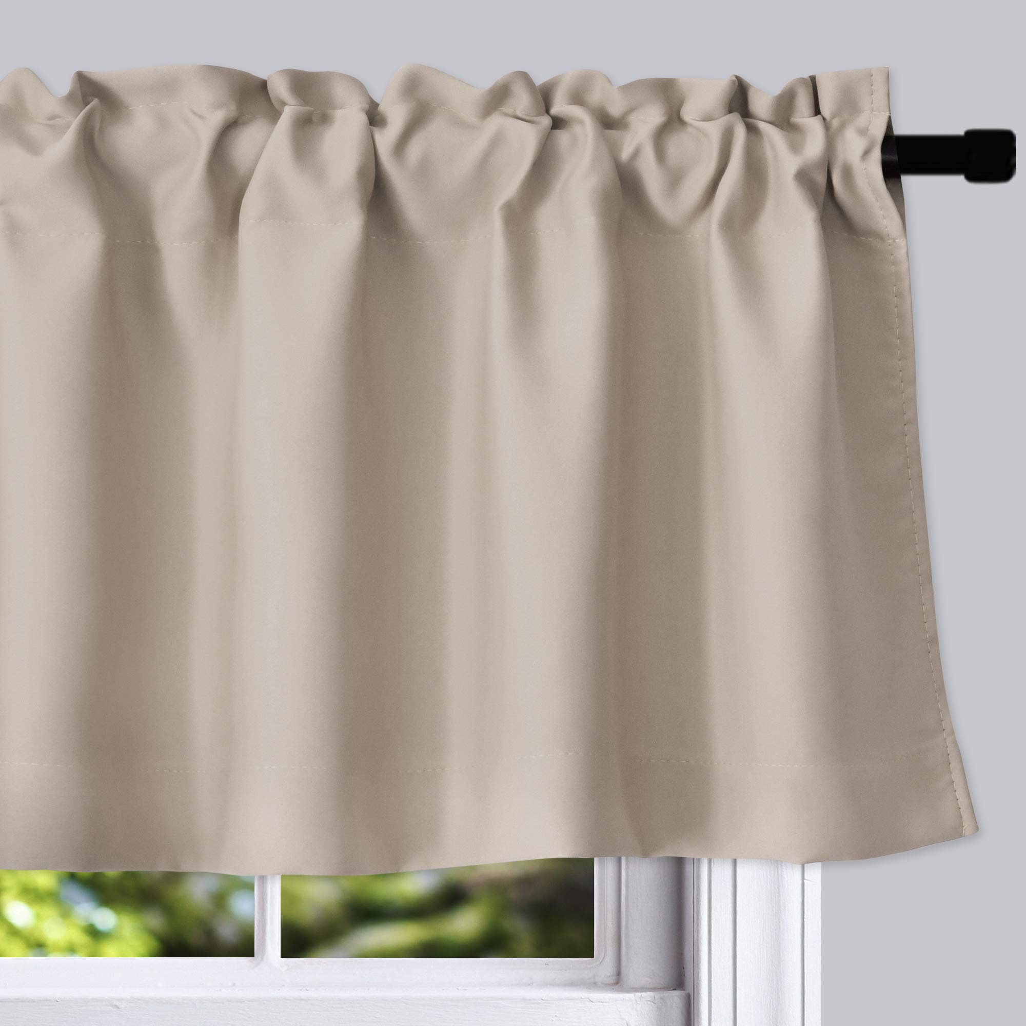 DONREN 2 sztuki zaciemniających lambrekinów okiennych do piwnicy z kieszenią na pręt - 30 cm długie falbany do okien (ciepły taupe, 106 cm szerokości)
