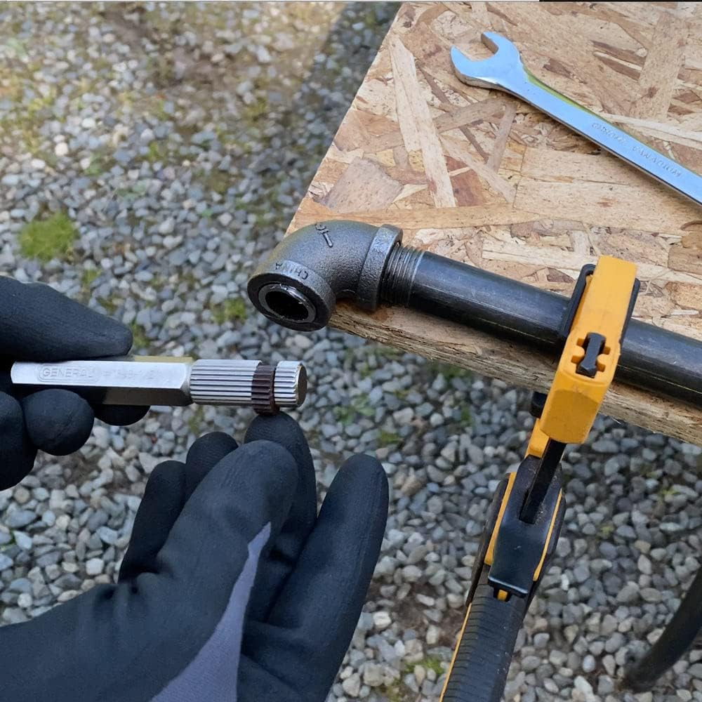 General Tools Internal Pipe Wrench #139/4 4 Piece Set, Hardened Steel Construction, Broken Pipe Extractor, Government-Compliant, 3/8-inch, ½-inch, ¾-inch and 1-inch Pipe Capacities