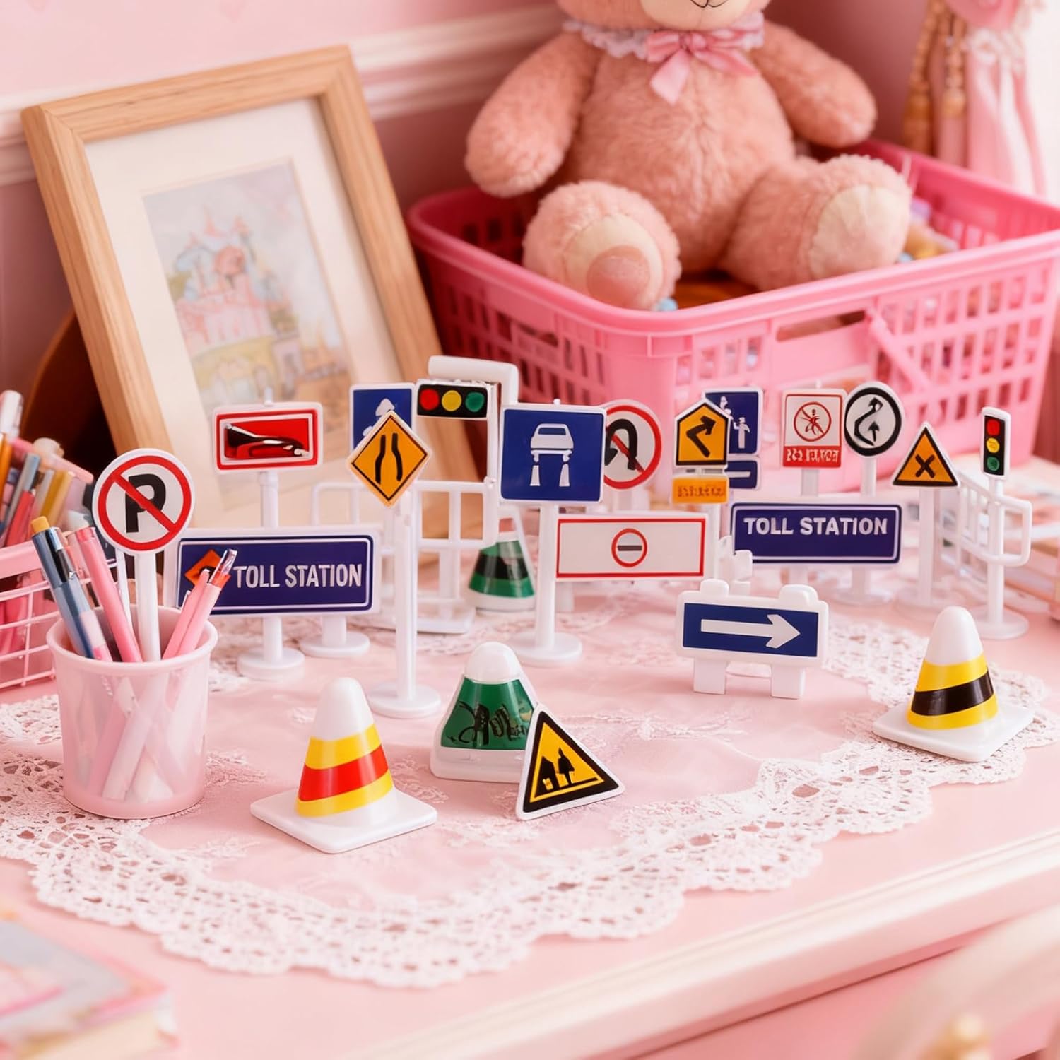Road Signs for Children | Portable 28 Pieces Educational Learning Game | Cross Sign, for Holidays Birthday Party Halloween Easter Home Living Room Garden Indoor Outdoor