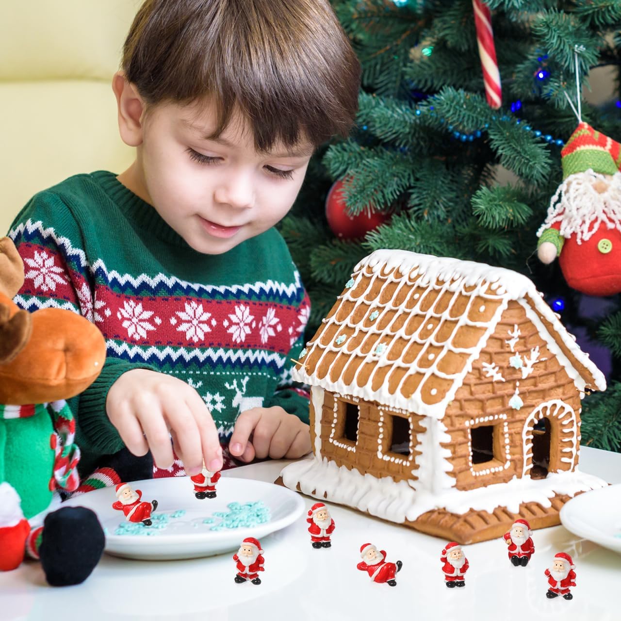 Mini Santa Claus Statue, 12PCS Red Christmas Santa Claus Ornaments Cute Resin Christmas Miniature Figurines Doll House Micro Landscape Decorations for Xmas Home Party Decoration, Mixed Style