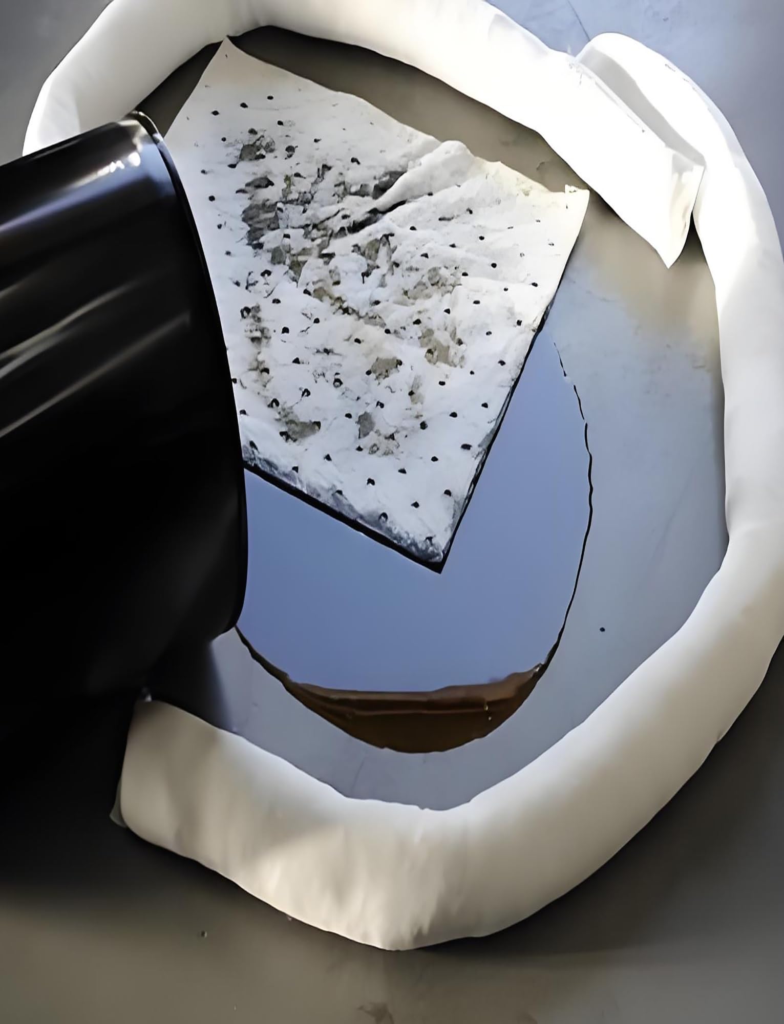 Barreras de contención de derrames de petróleo, Barrera Absorbente Repelente al Agua, Polipropileno Fundido soplado, de rápida absorción para el Control de derrames Marinos y Terre