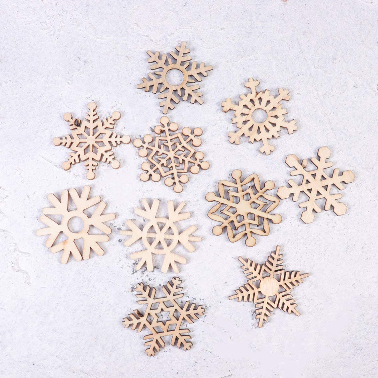 EXCEART 50 Pièces Pendentif de Noël Bois Rondelle Flocon Suspendre Décoration Sapin Noël Morceau Flocon